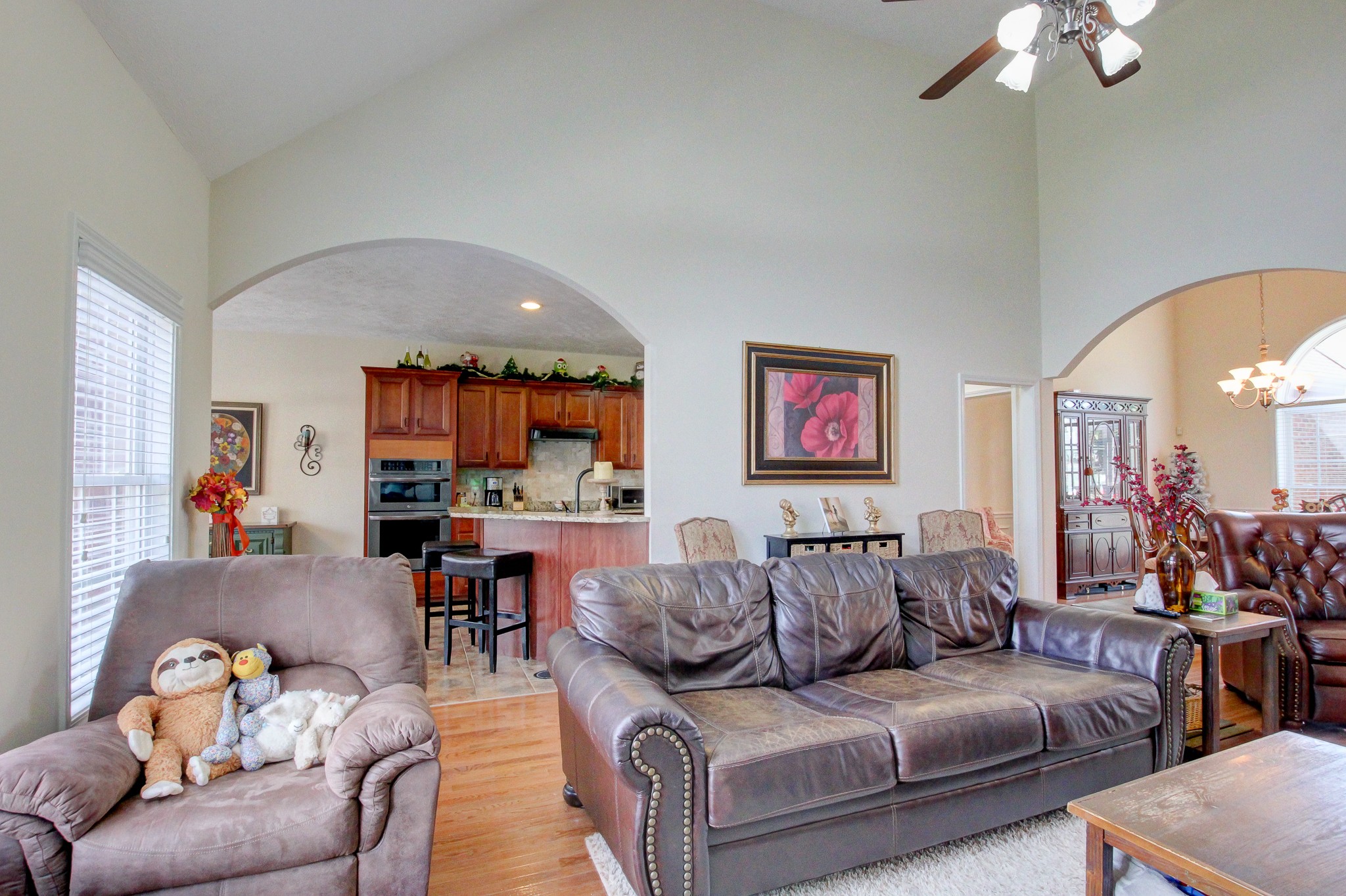 2564 Hedgerow Ln Property Photo 9