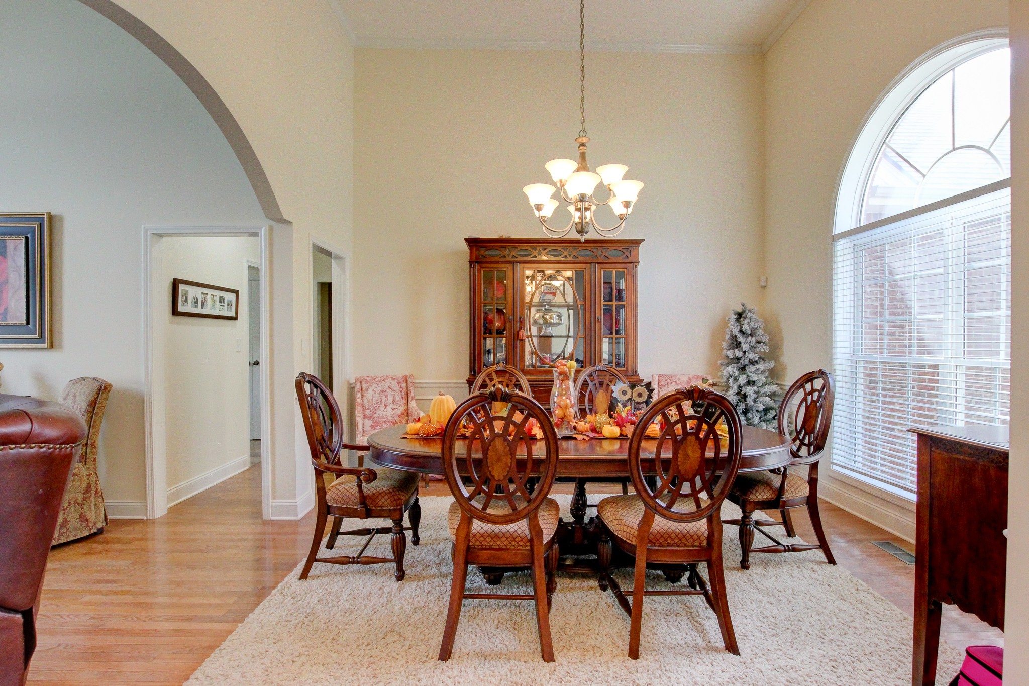 2564 Hedgerow Ln Property Photo 15