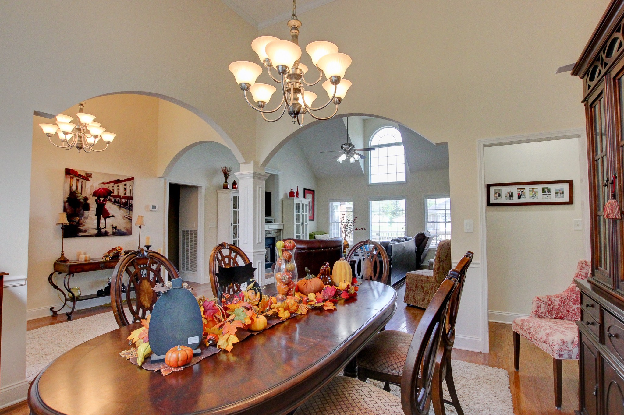 2564 Hedgerow Ln Property Photo 17