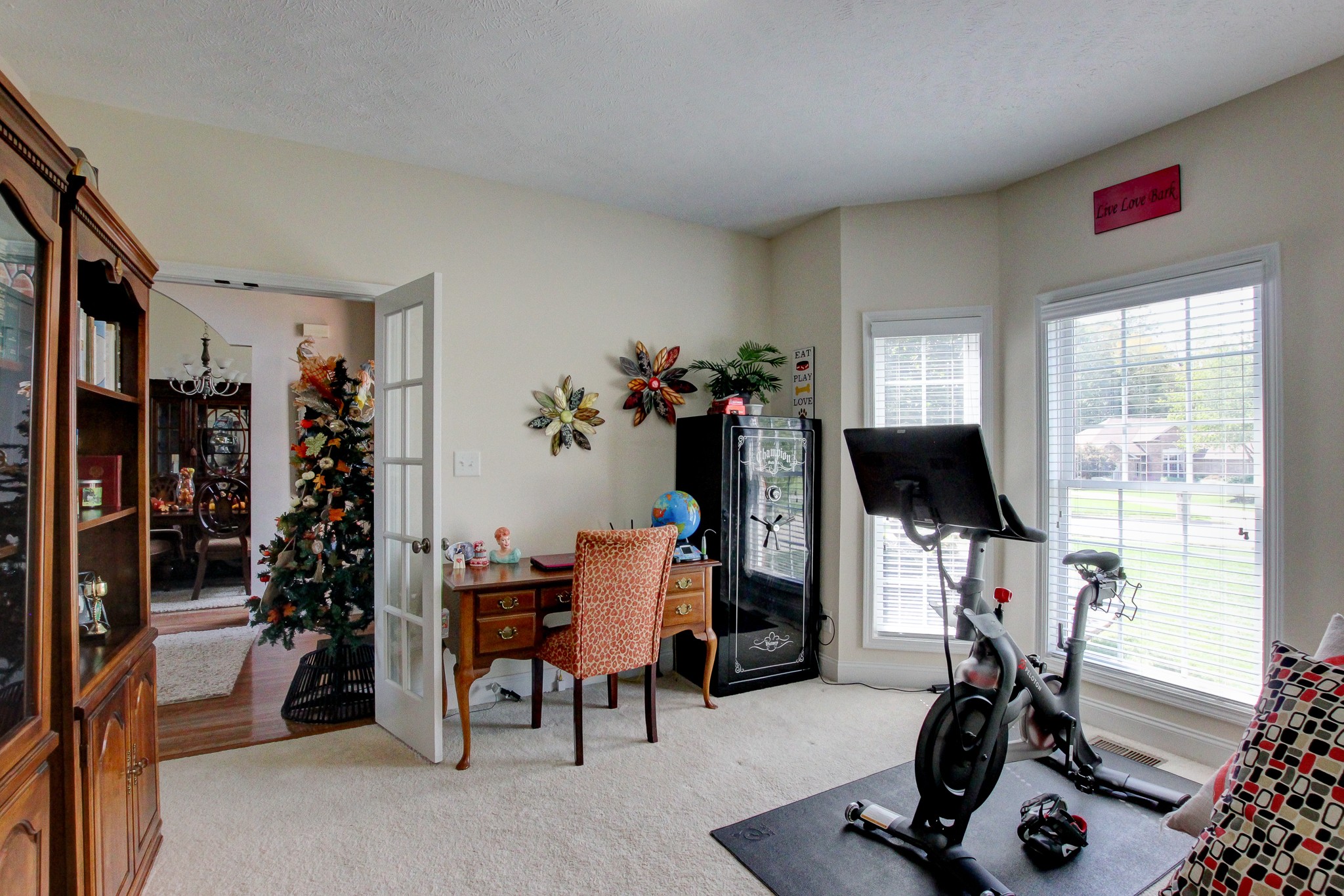 2564 Hedgerow Ln Property Photo 25