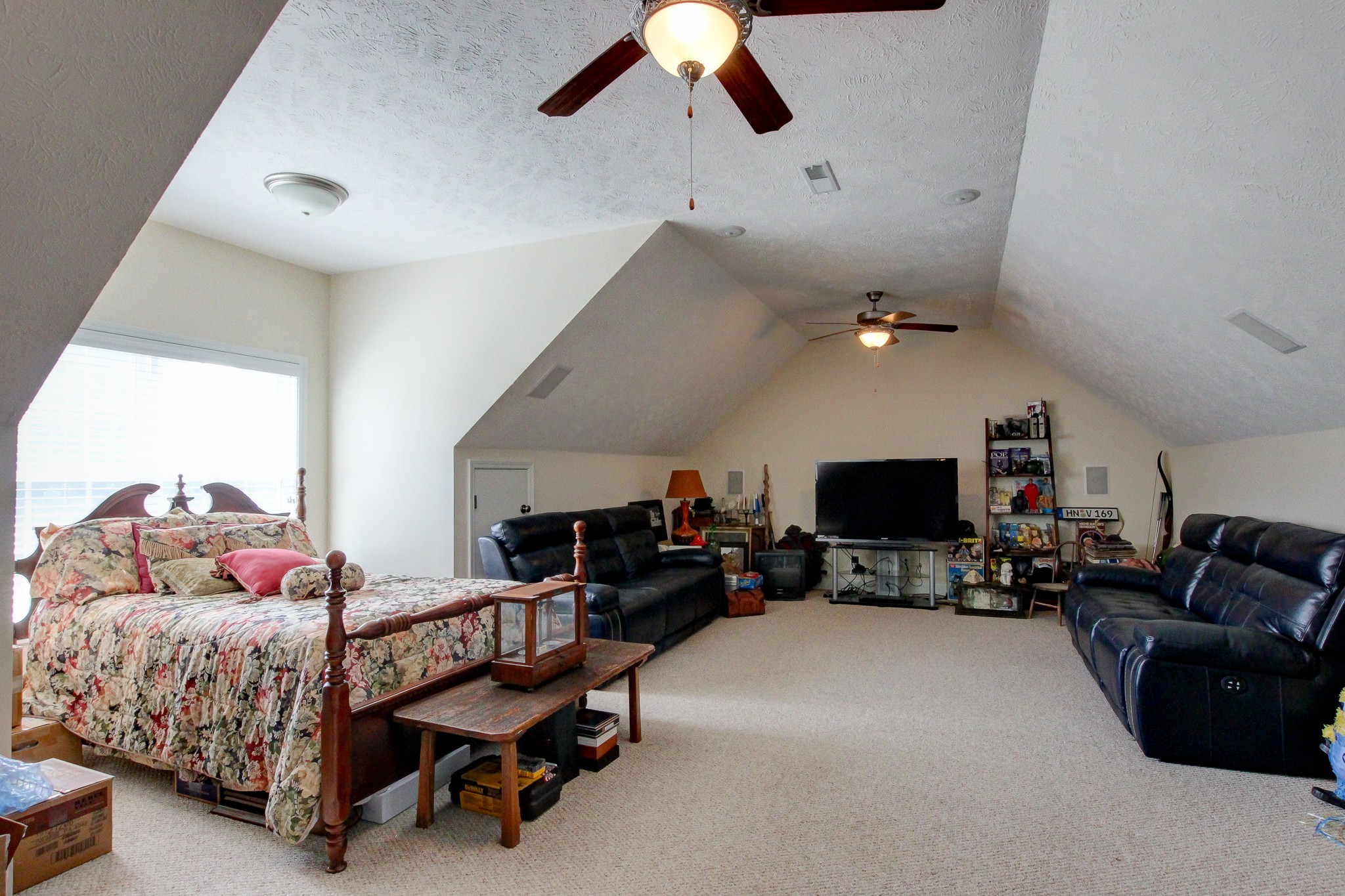 2564 Hedgerow Ln Property Photo 33