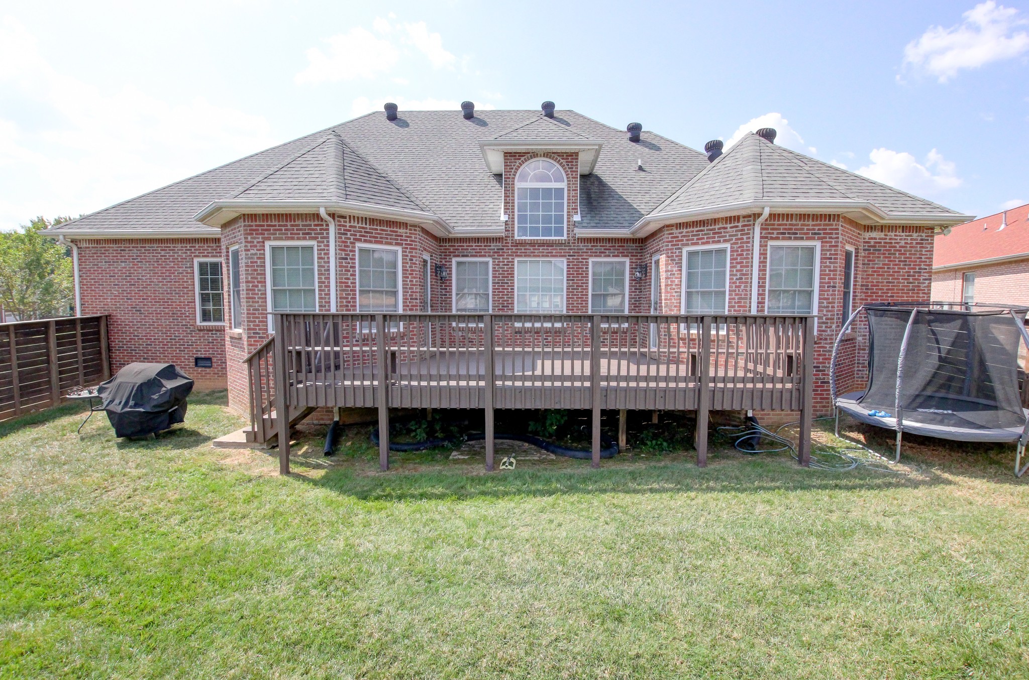 2564 Hedgerow Ln Property Photo 36