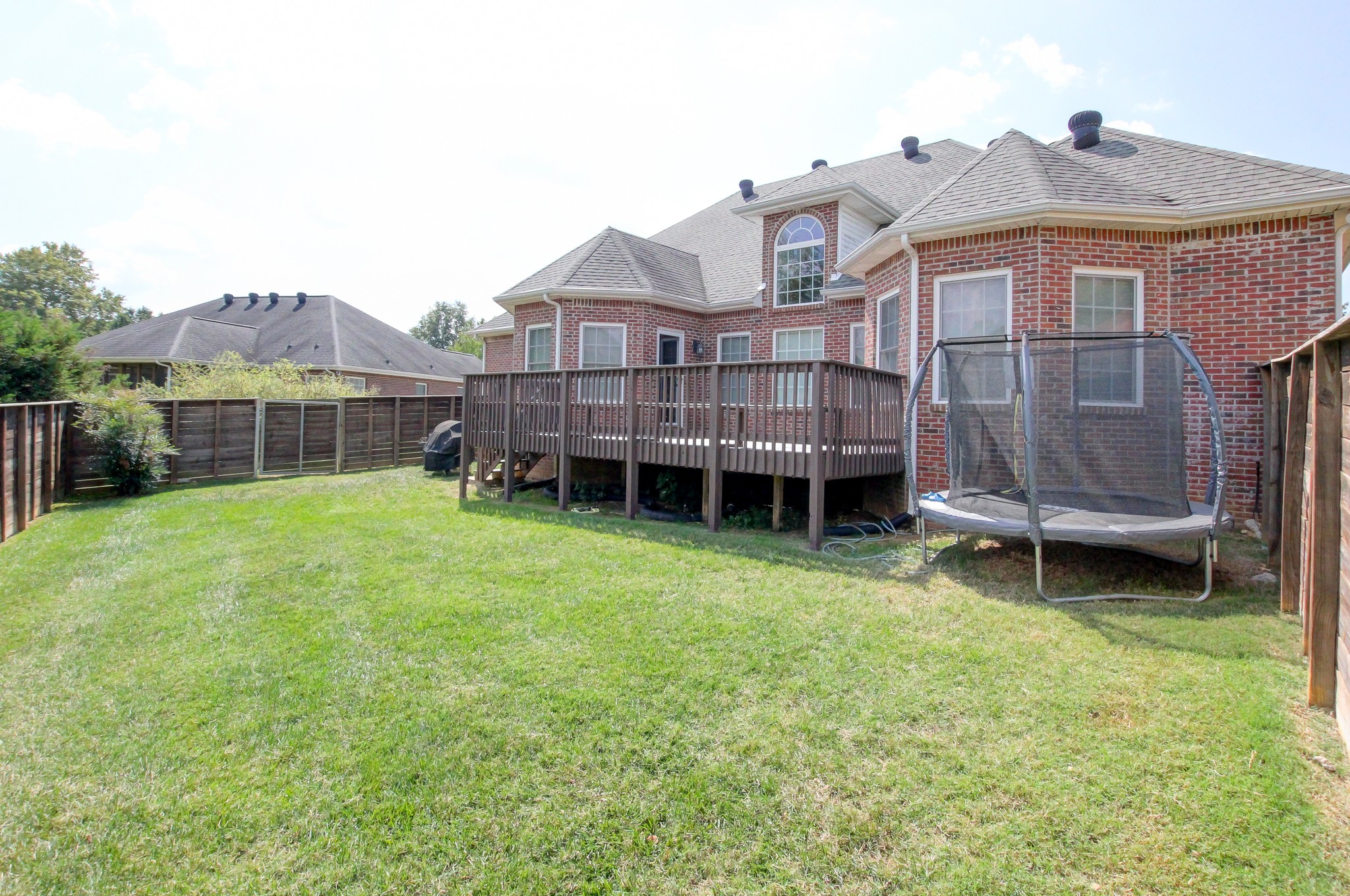 2564 Hedgerow Ln Property Photo 37