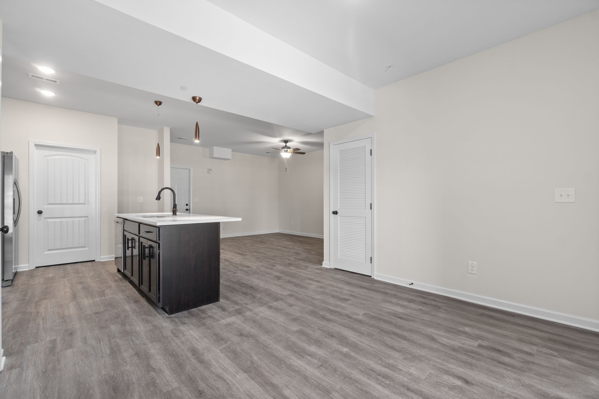 229 E Johnson Circle Unit B307 Property Photo 8
