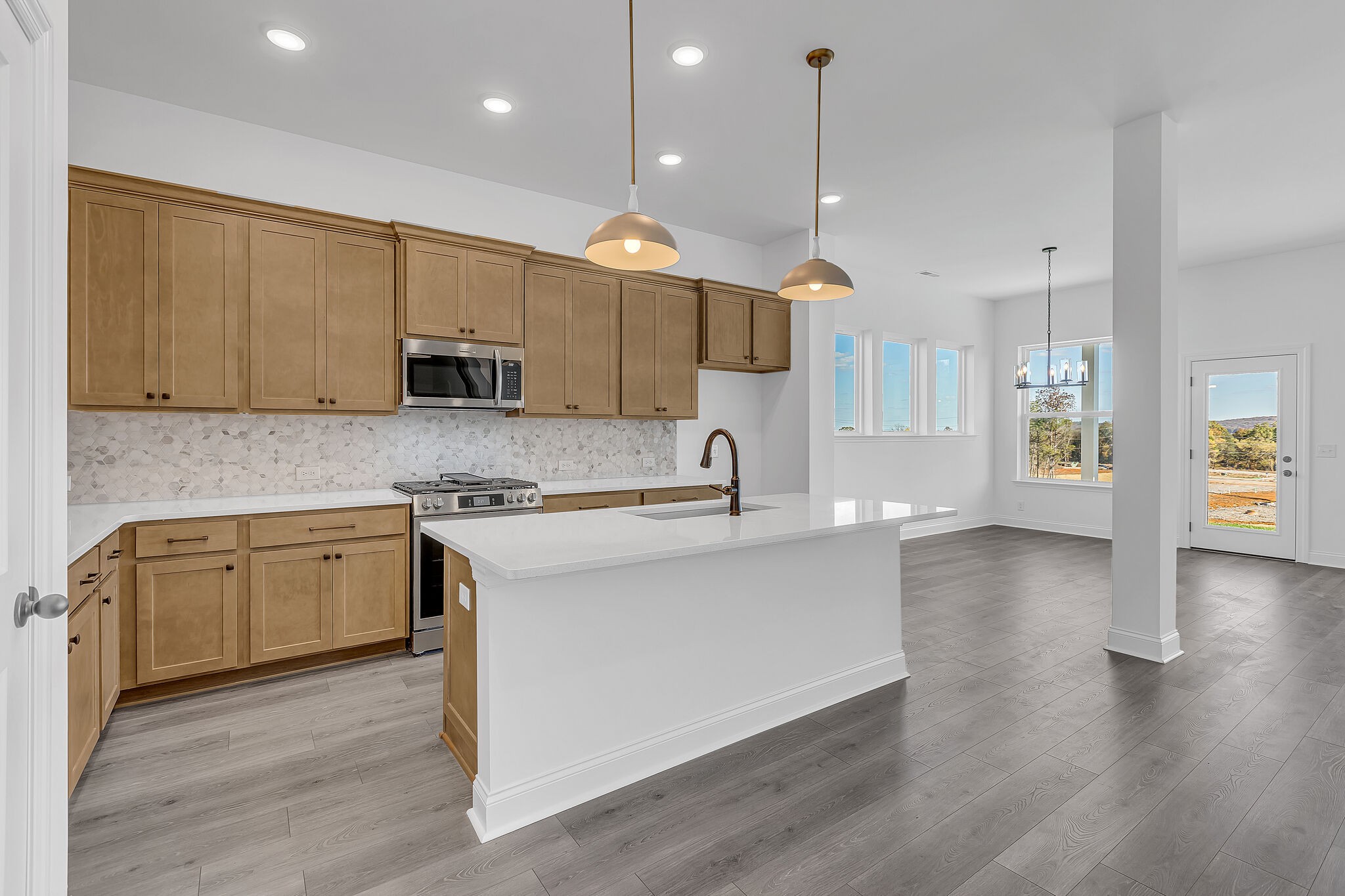 1039 Inez Drive Property Photo 3