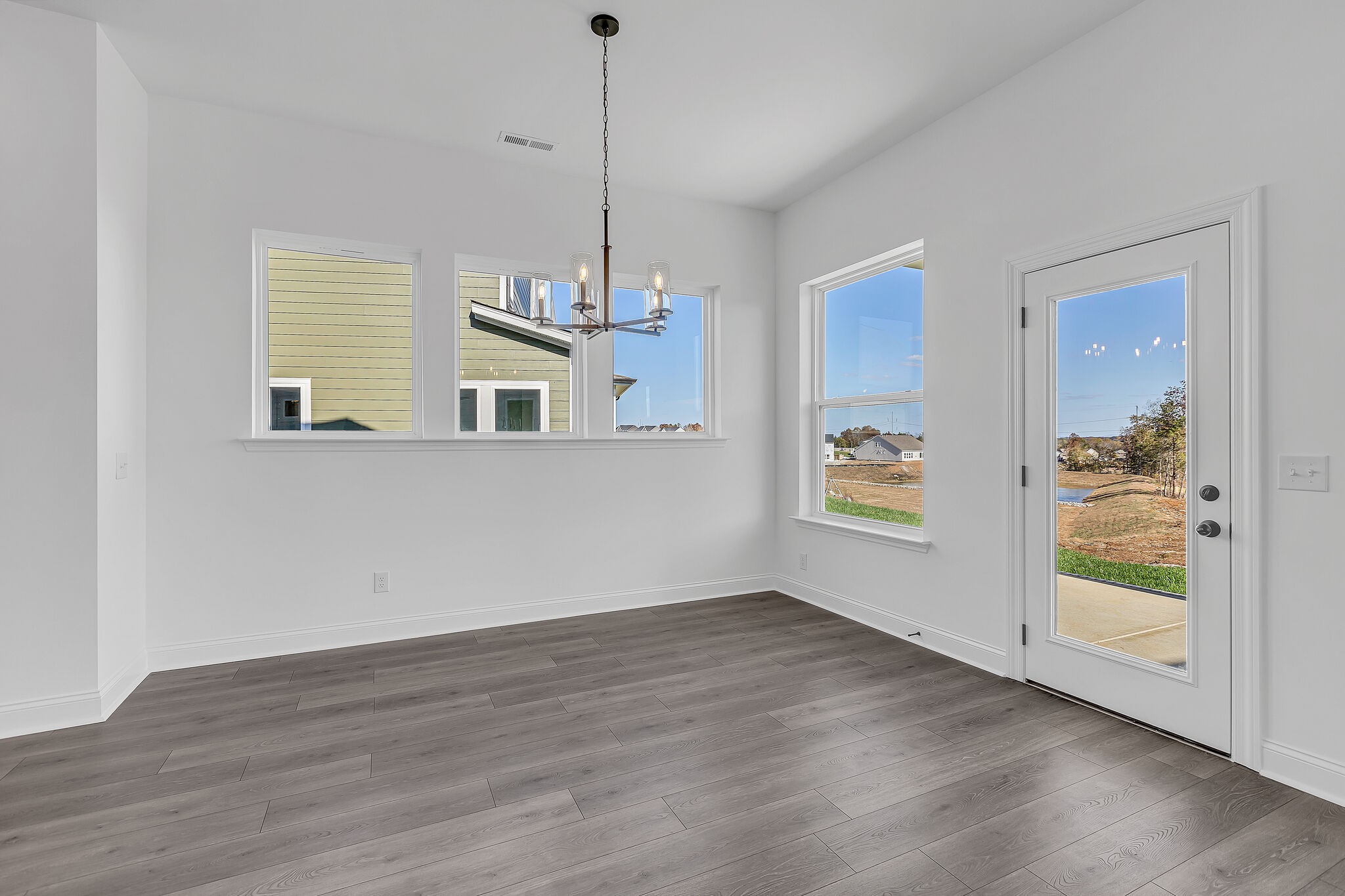 1039 Inez Drive Property Photo 14