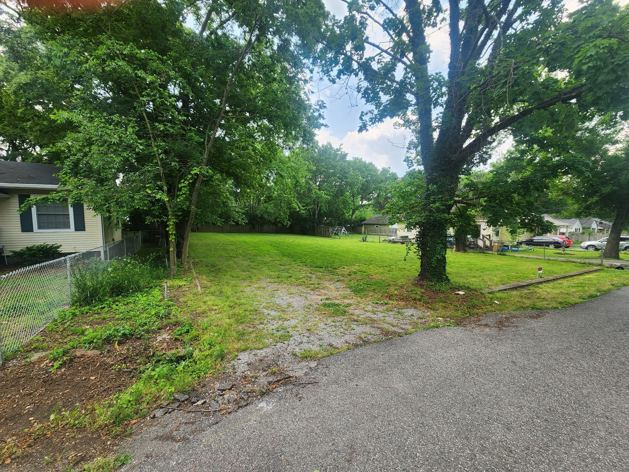 300 Hickory St Property Photo 1