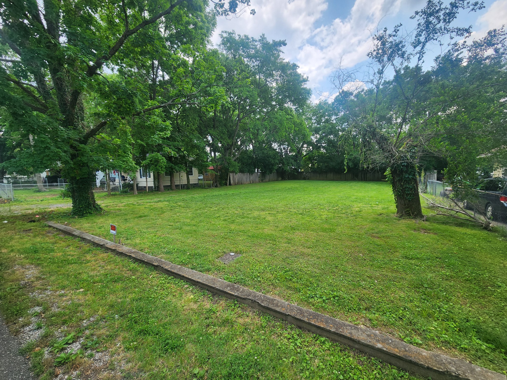300 Hickory St Property Photo 2