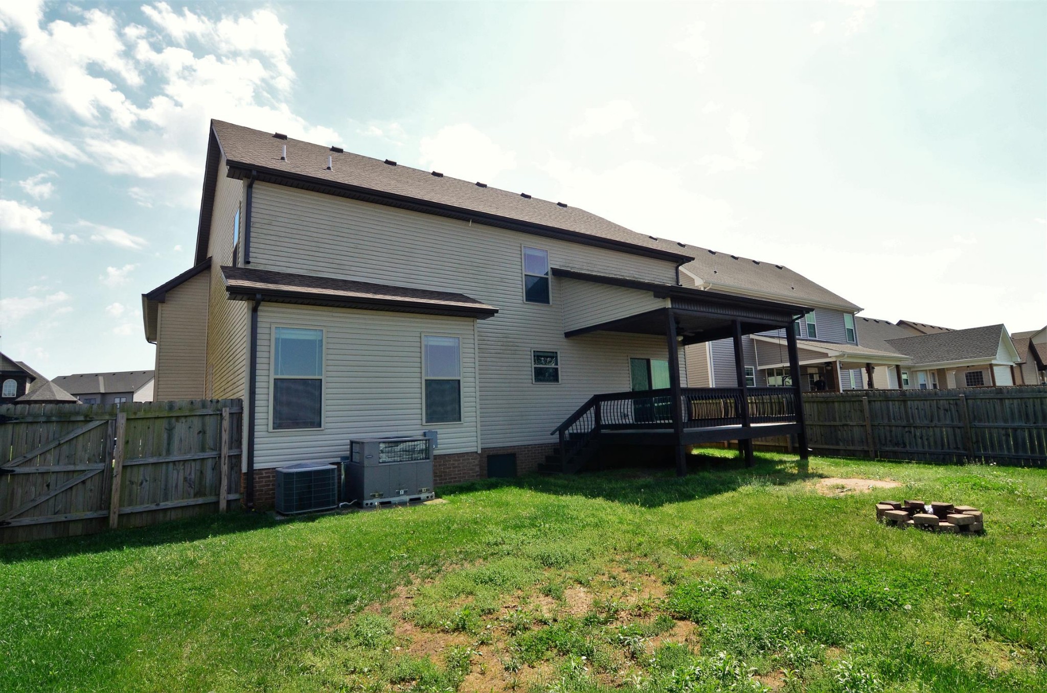 1828 Apache Way Property Photo 2