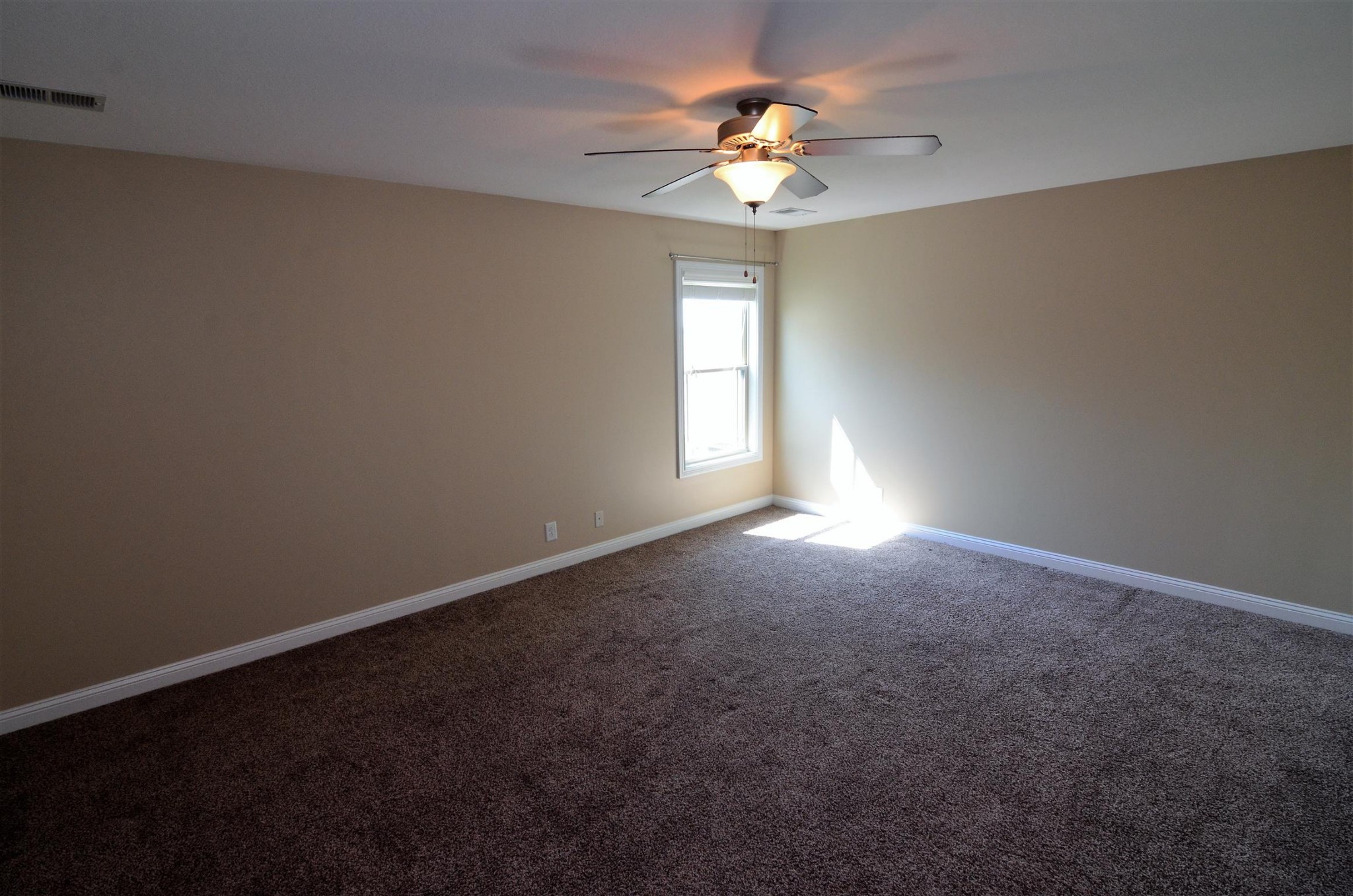 1828 Apache Way Property Photo 8