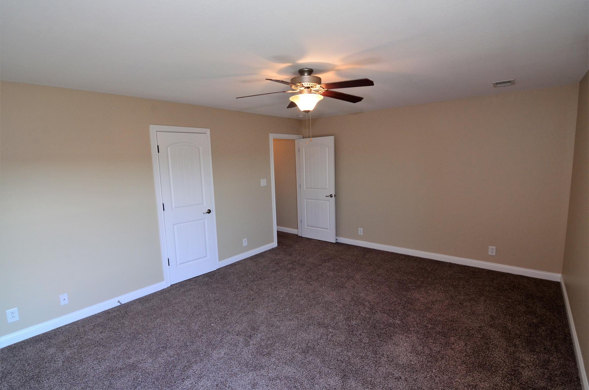 1828 Apache Way Property Photo 9