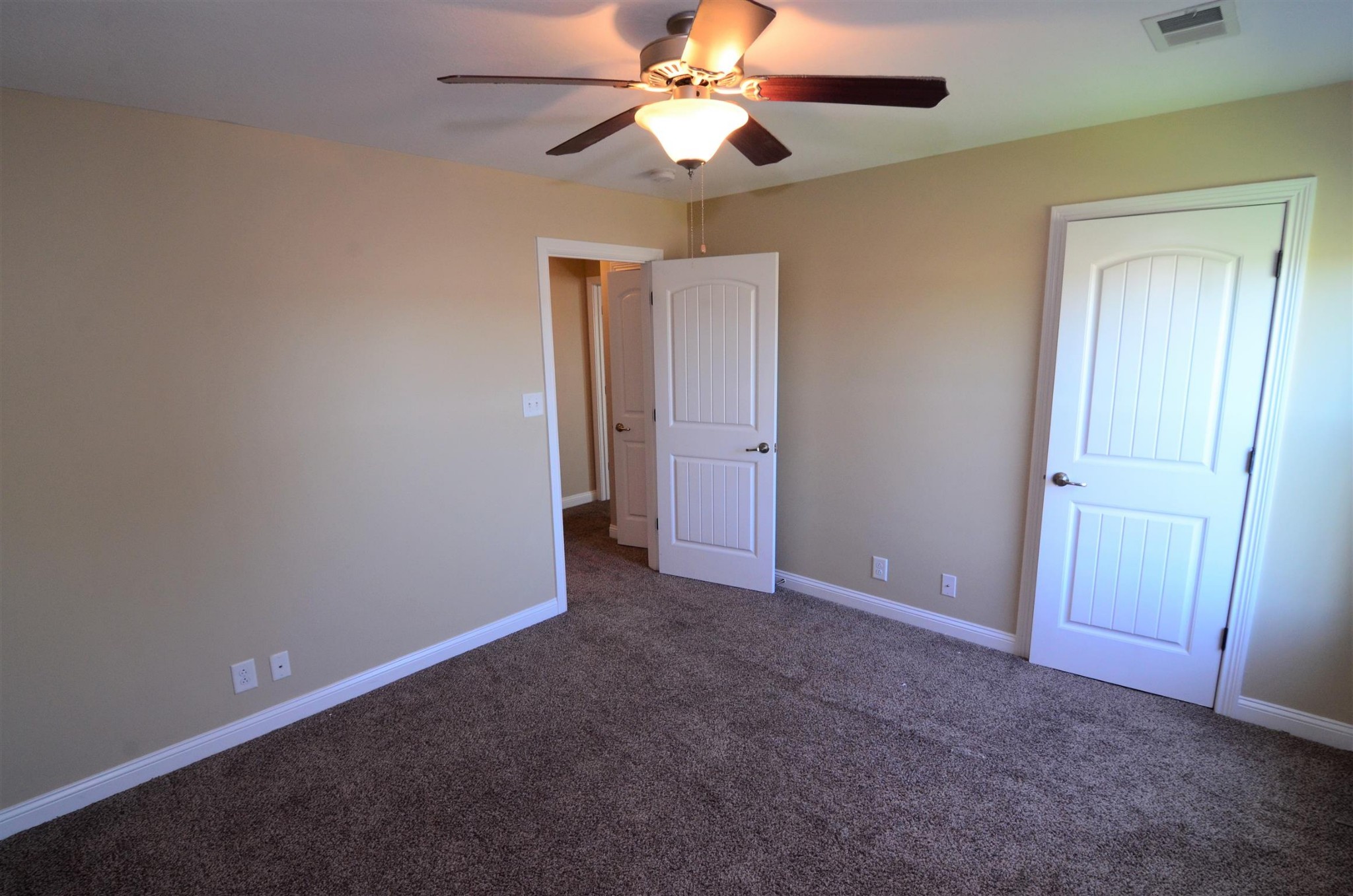 1828 Apache Way Property Photo 11