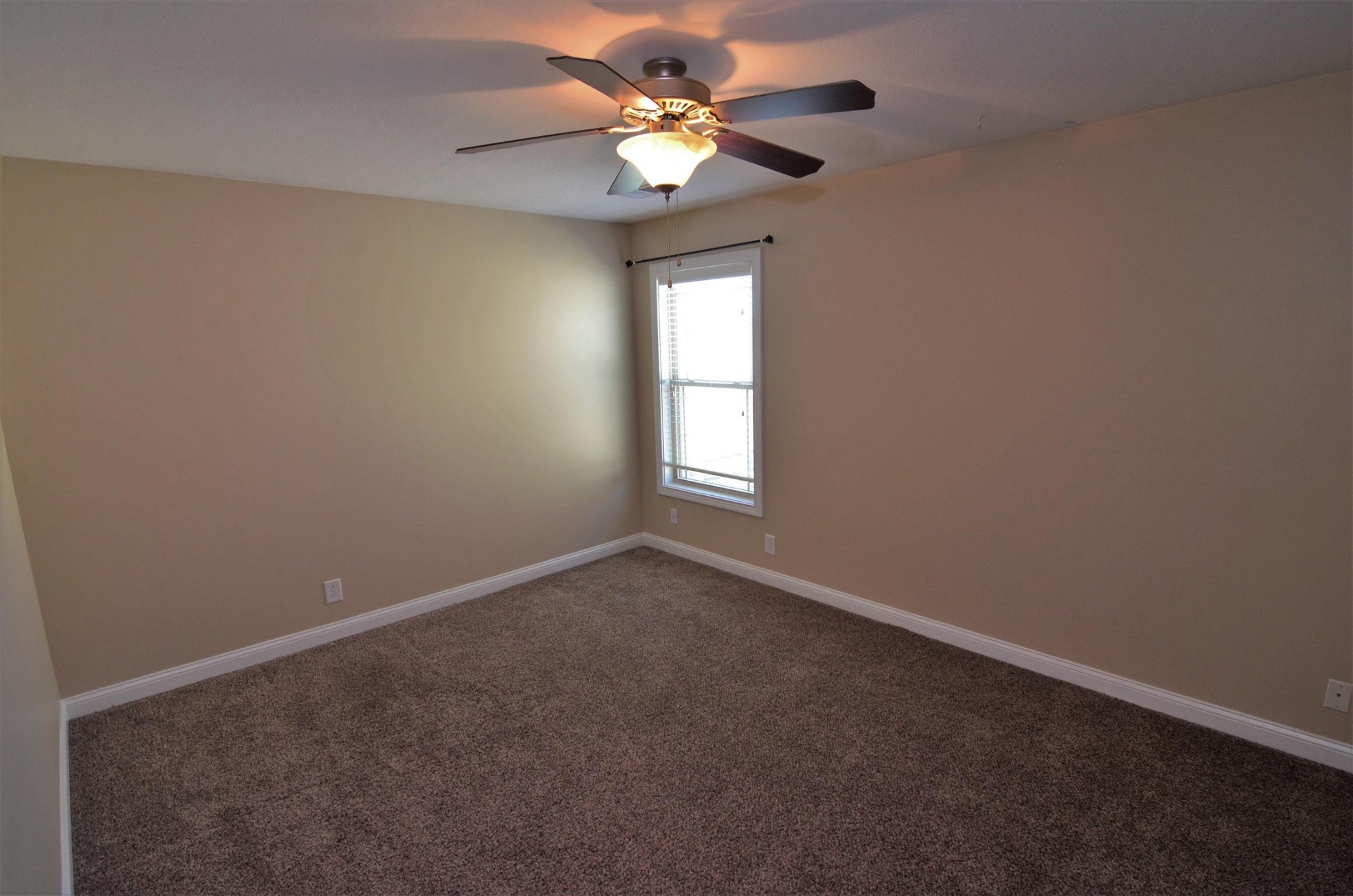 1828 Apache Way Property Photo 12