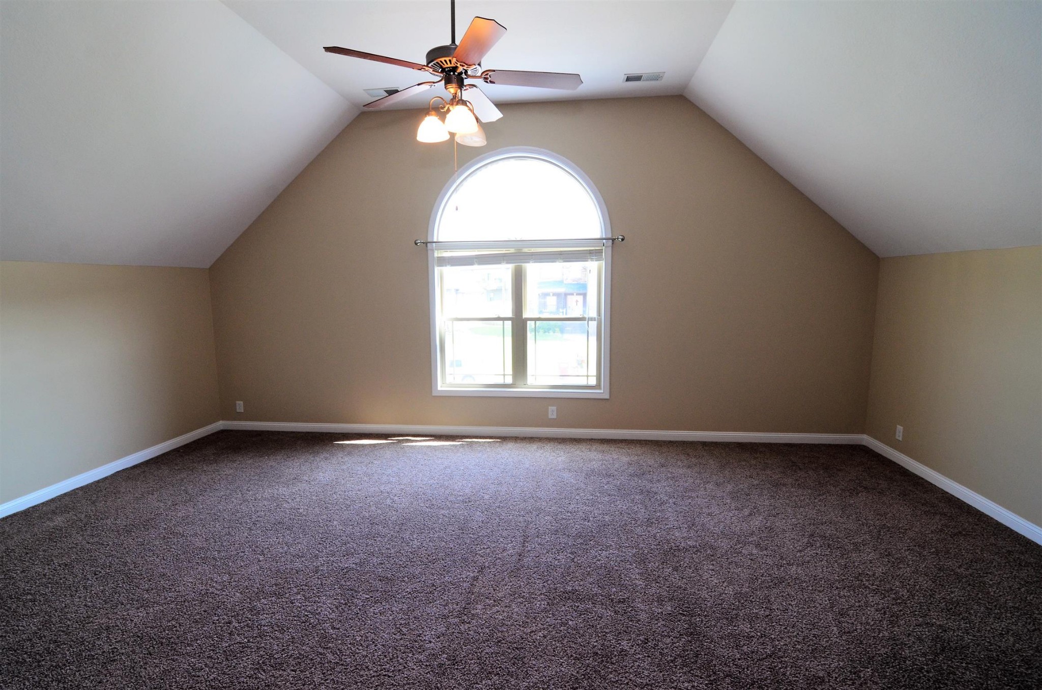 1828 Apache Way Property Photo 14