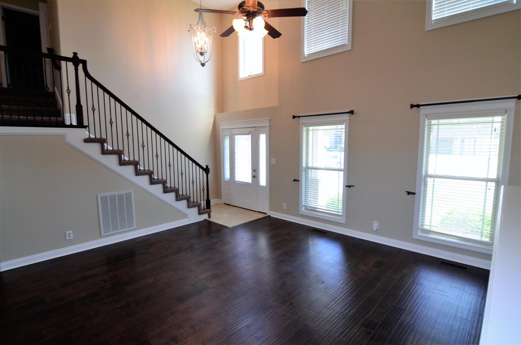 1828 Apache Way Property Photo 24