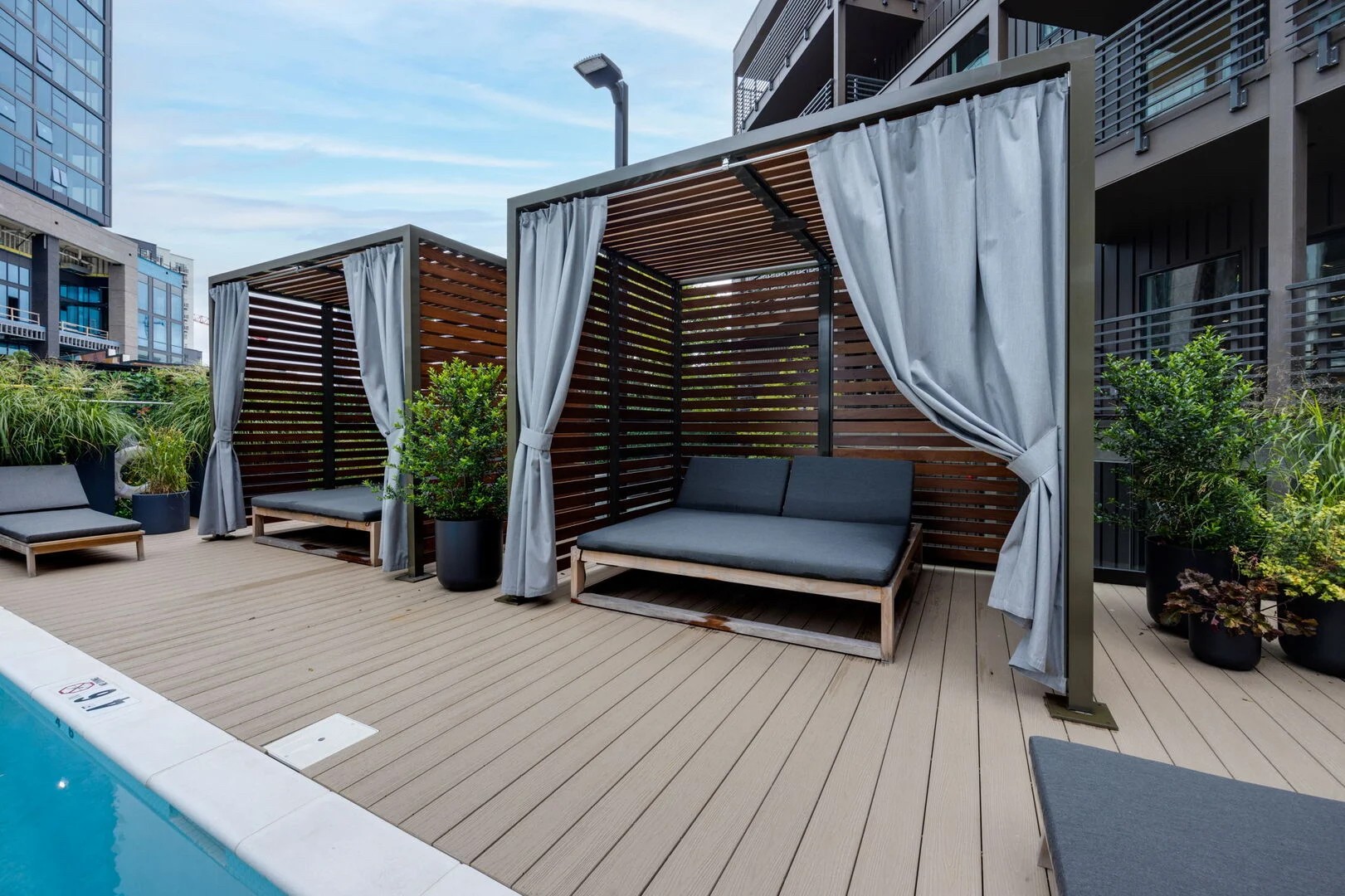 635 7th Ave, S Property Photo 56