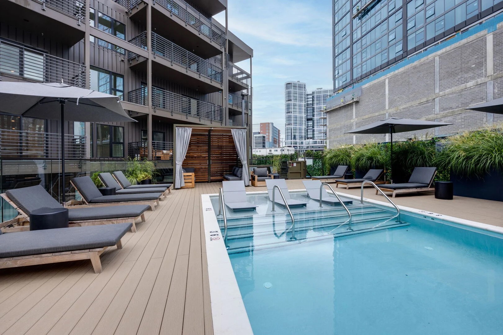 635 7th Ave, S Property Photo 57