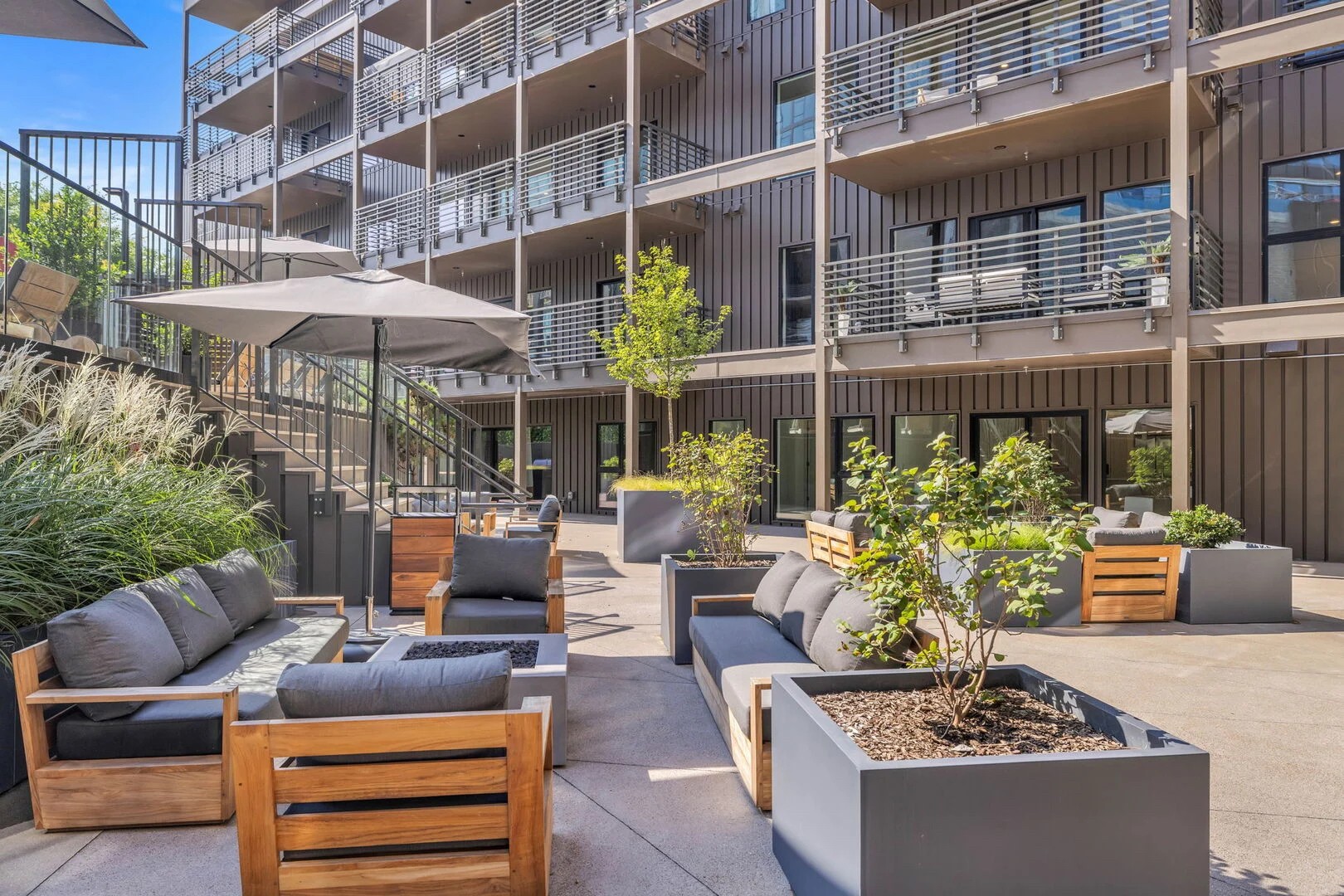 635 7th Ave, S Property Photo 60