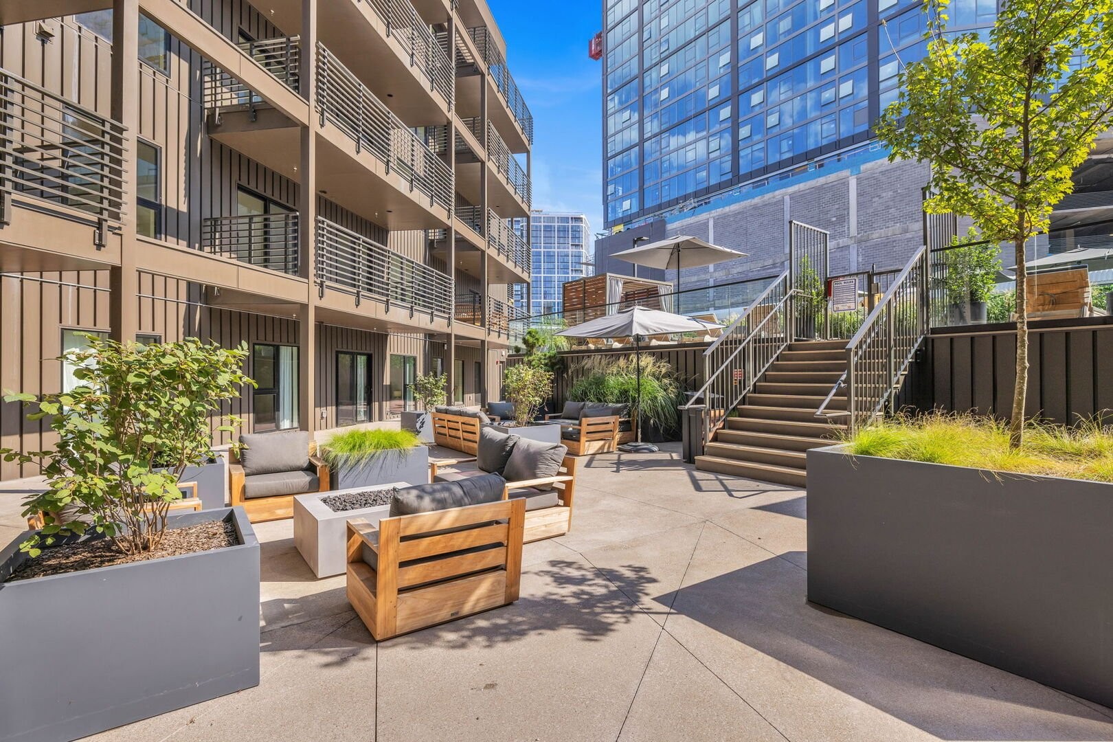 635 7th Ave, S Property Photo 63