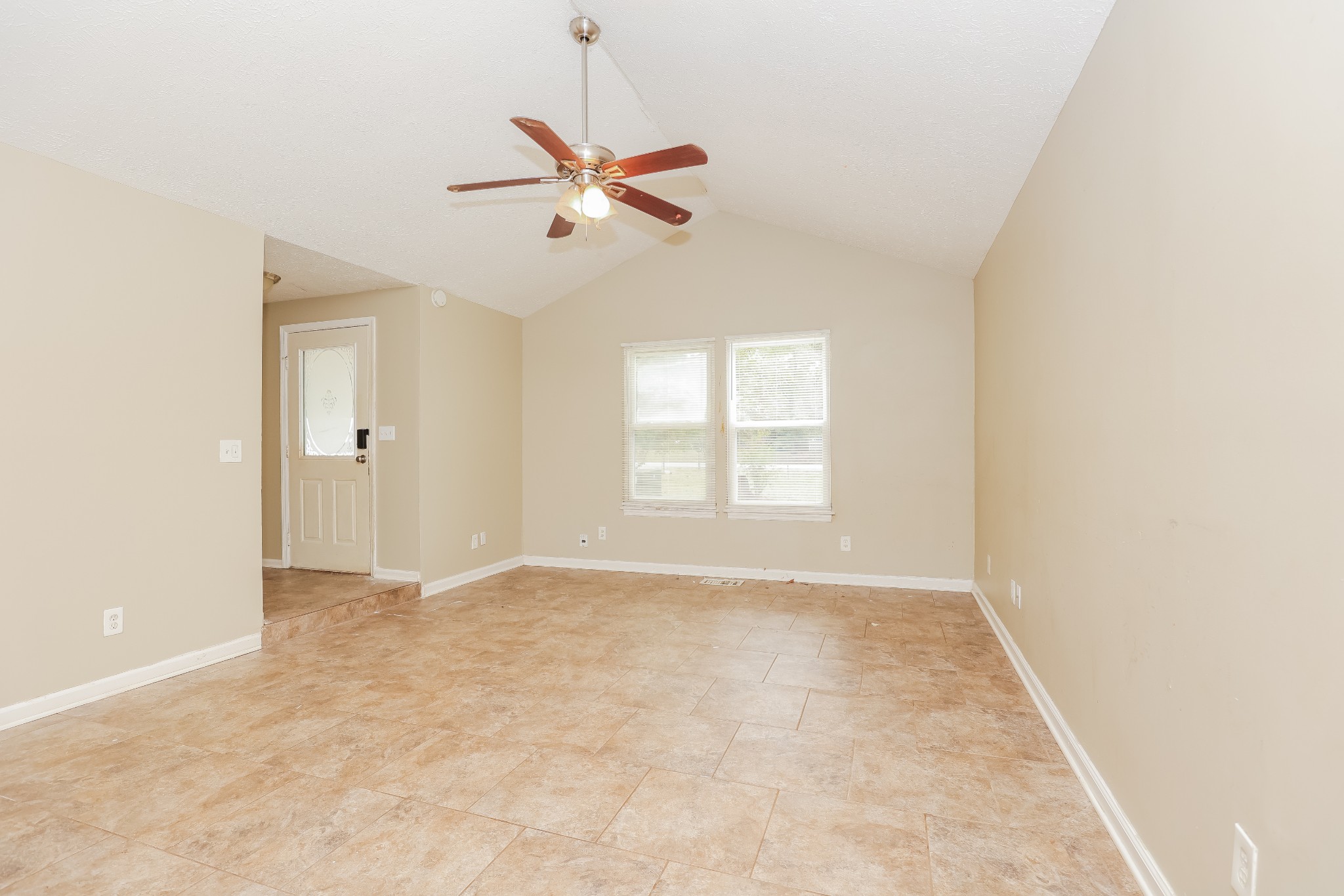 532 Anderson Ave Property Photo 4