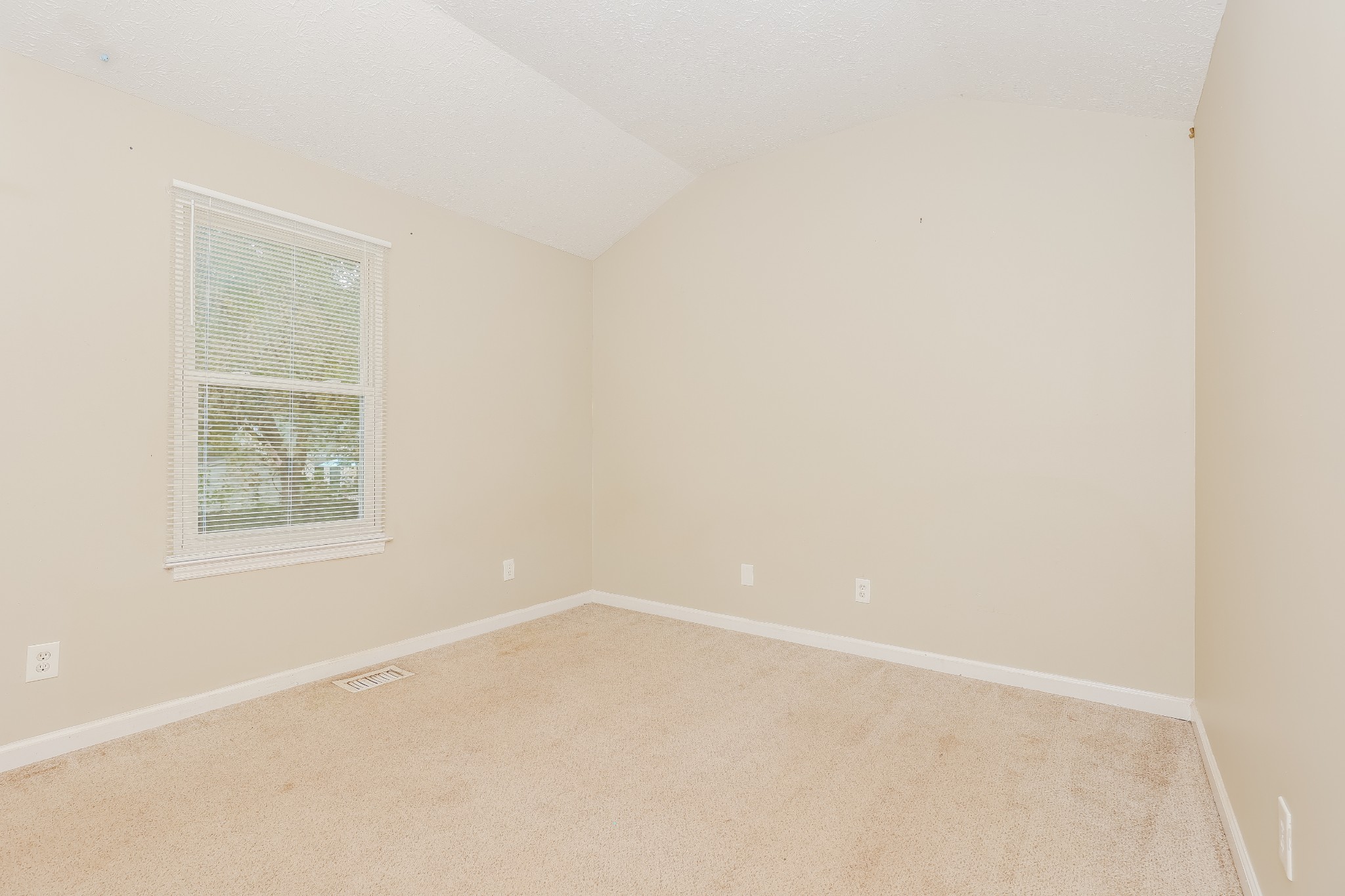 532 Anderson Ave Property Photo 12