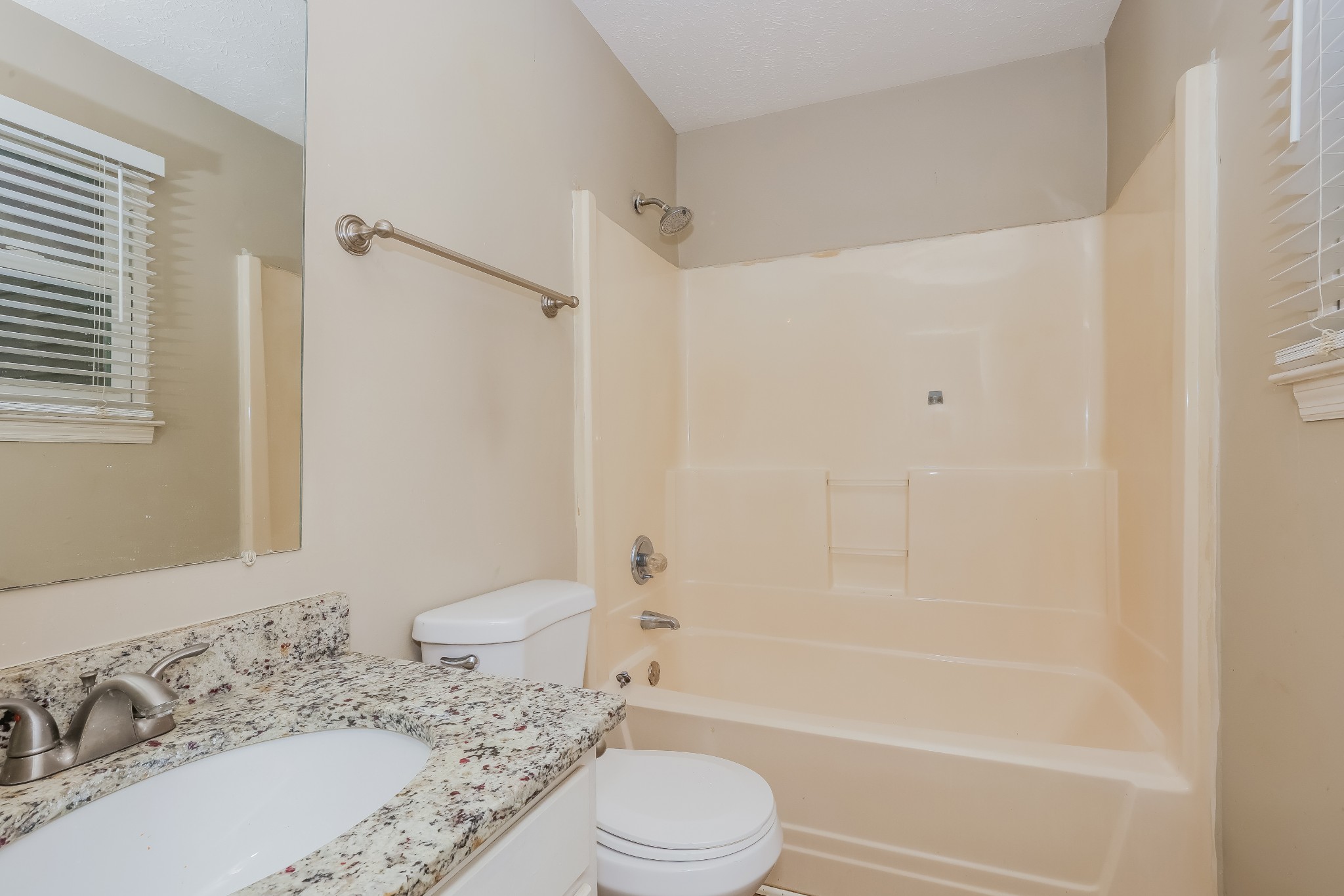 532 Anderson Ave Property Photo 15