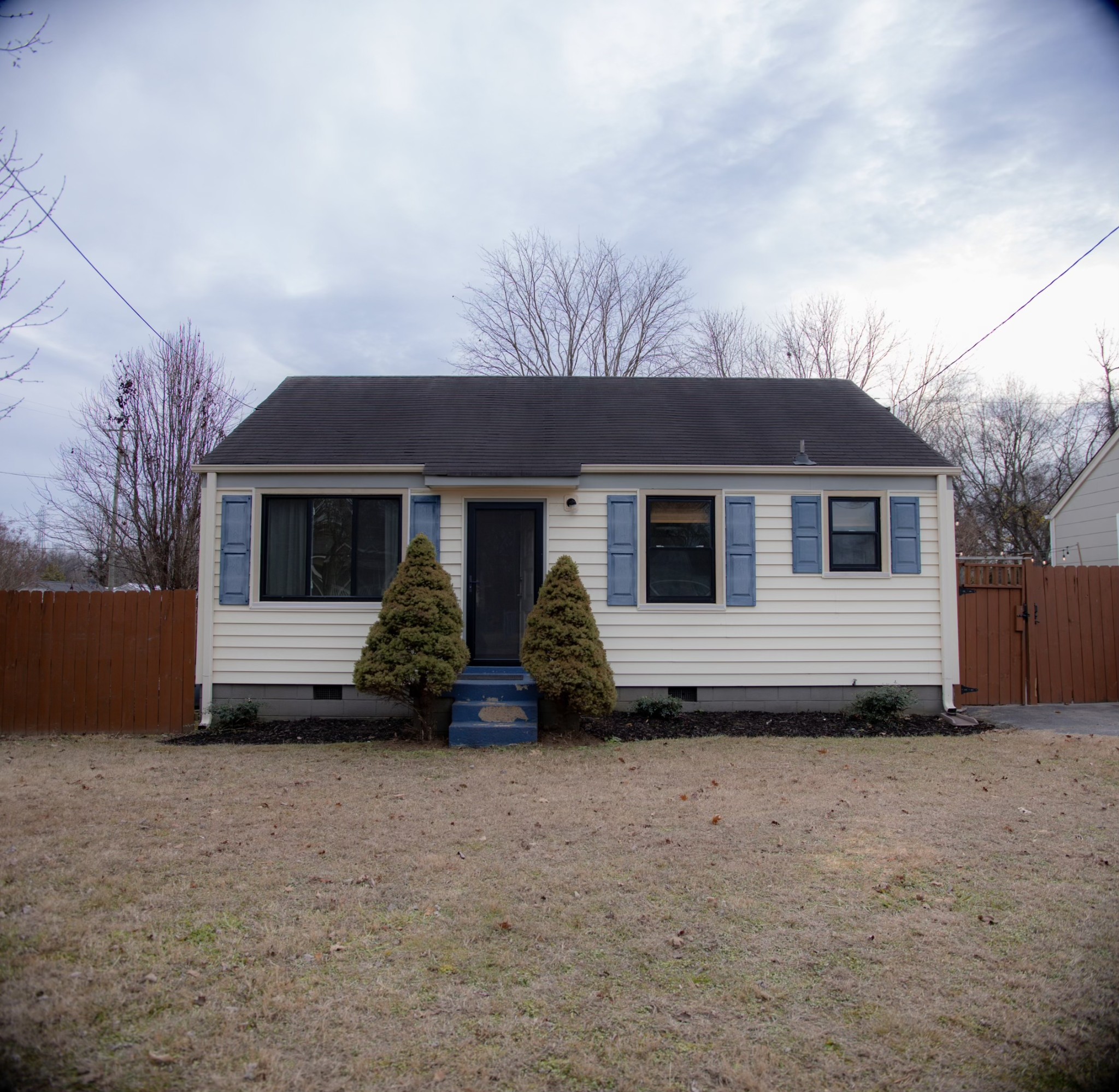 28 Waters Ave Property Photo 1