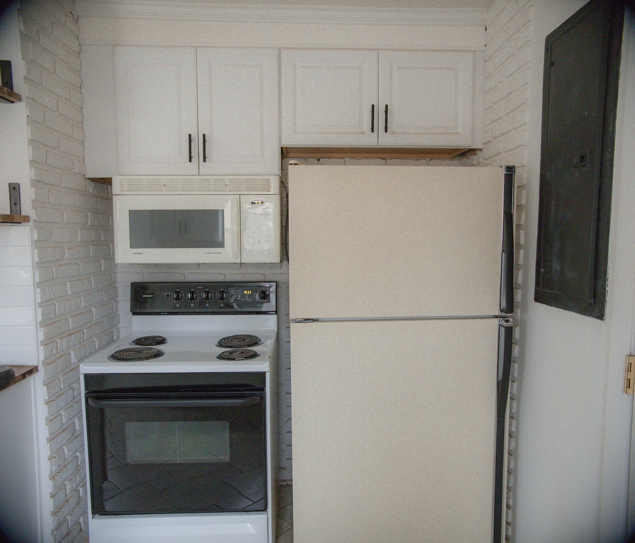 28 Waters Ave Property Photo 10