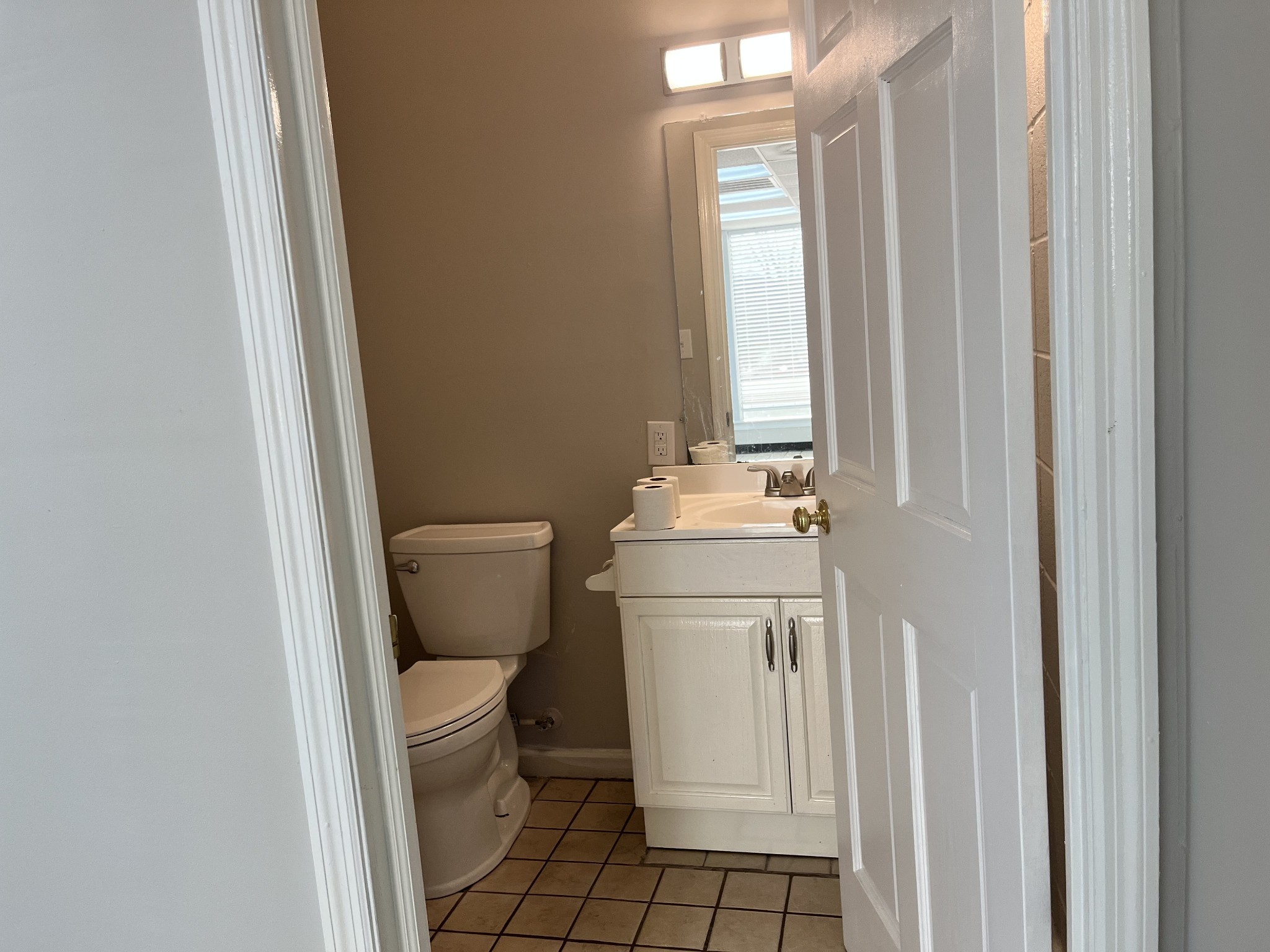 800 Hatcher Ln Property Photo 9