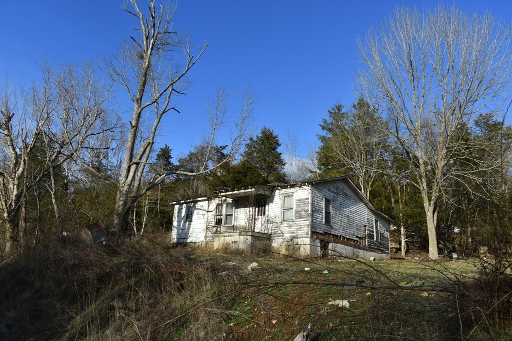 156 Sullivan Bend Rd Property Photo 3