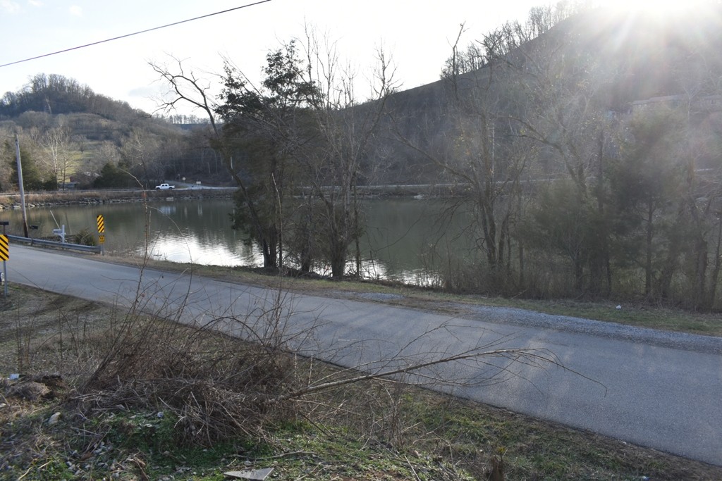 156 Sullivan Bend Rd Property Photo 7