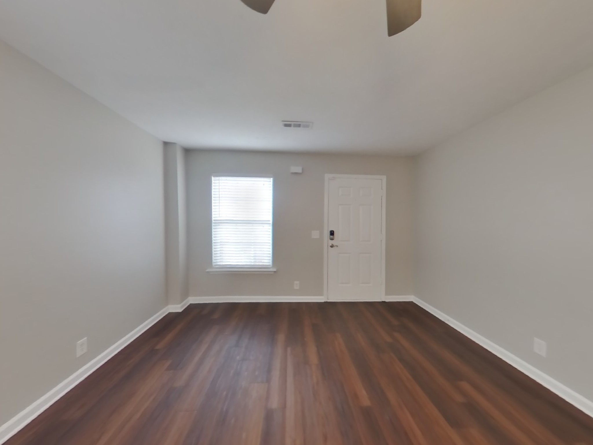 1211 Shannon Ln Property Photo 2