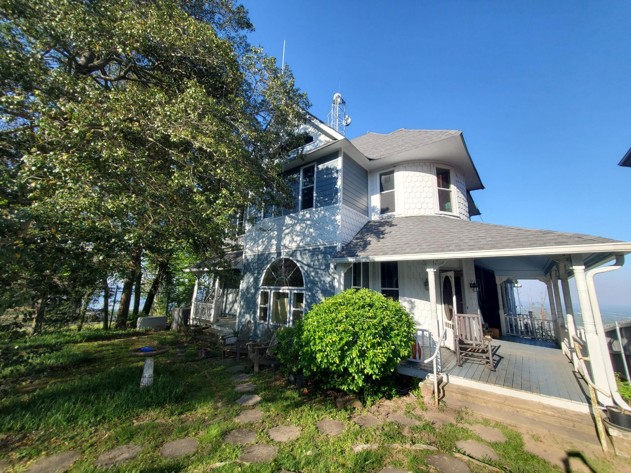 1117 E Brow Road Property Photo