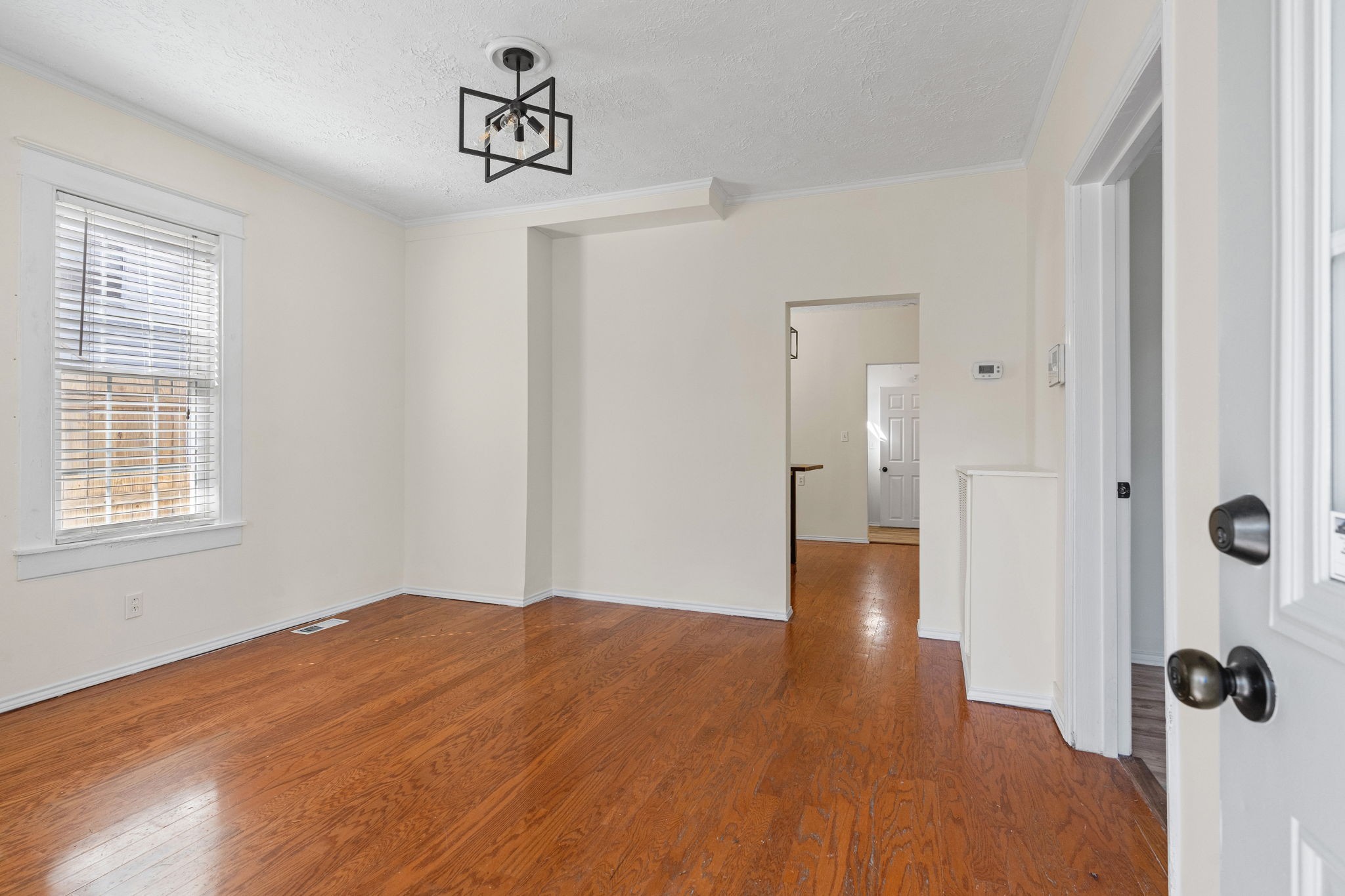 2233 Grandview Ave Property Photo 5