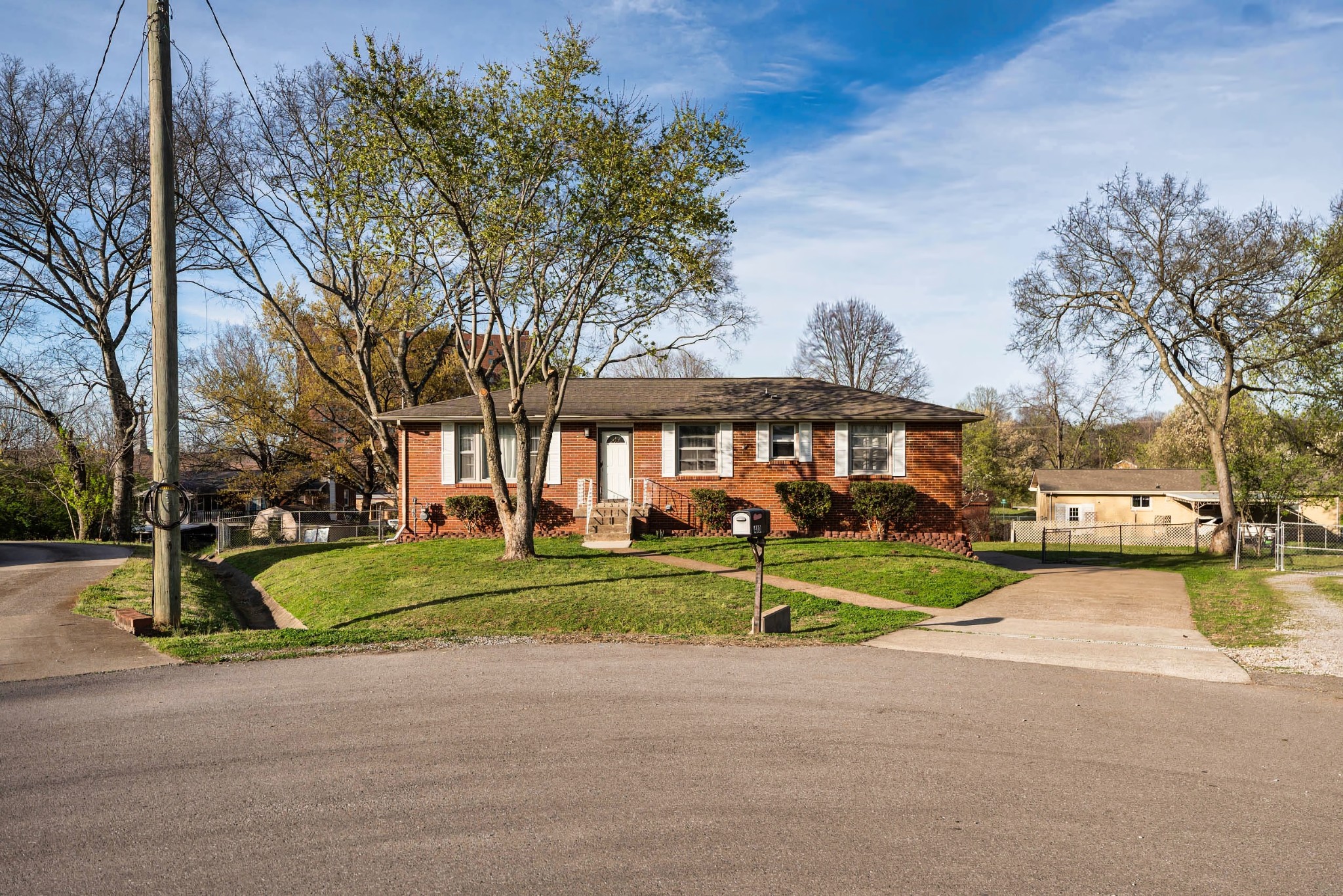 410 Terry Pl Property Photo 1