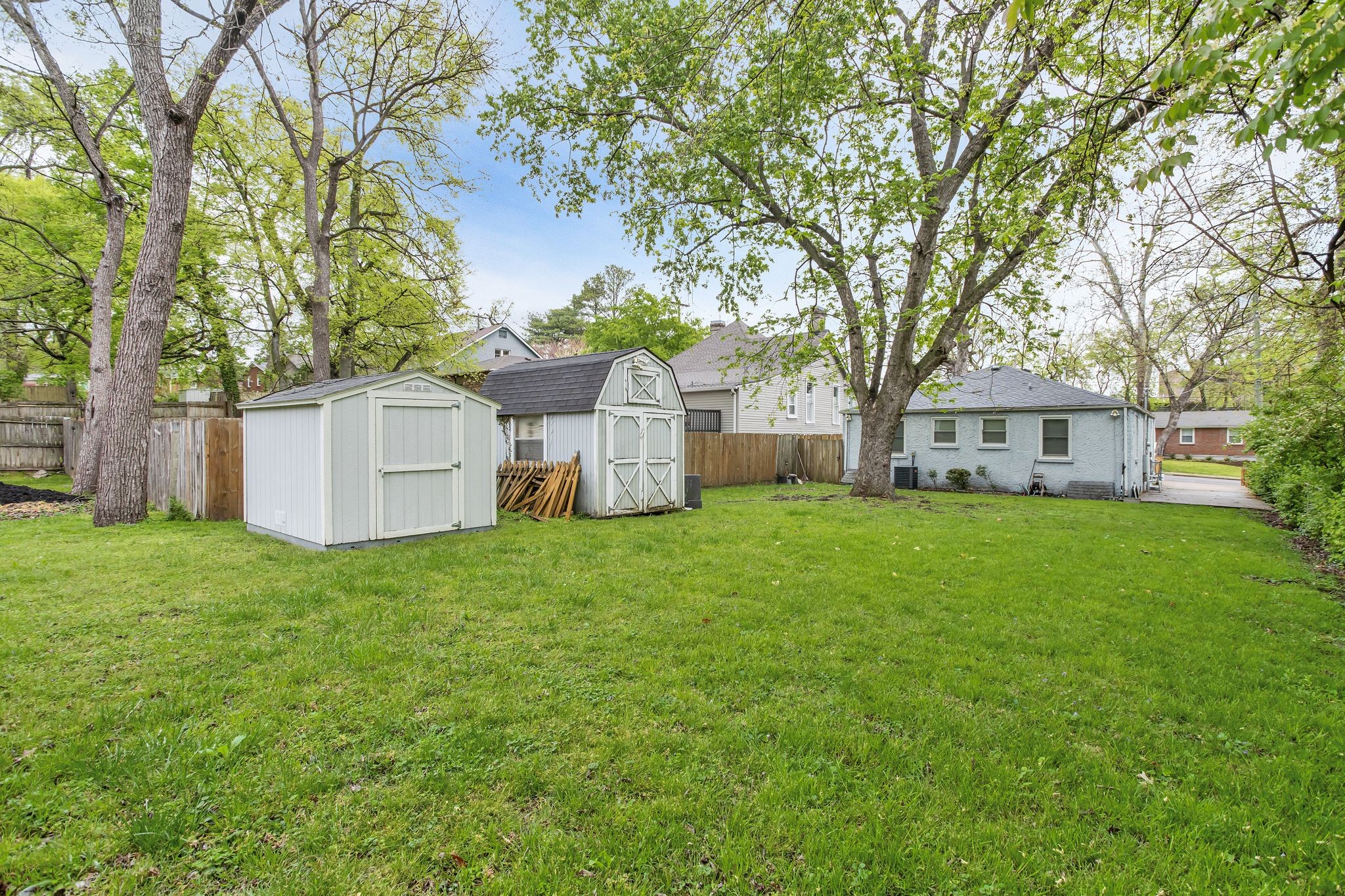 2209 Lindell Ave Property Photo 7