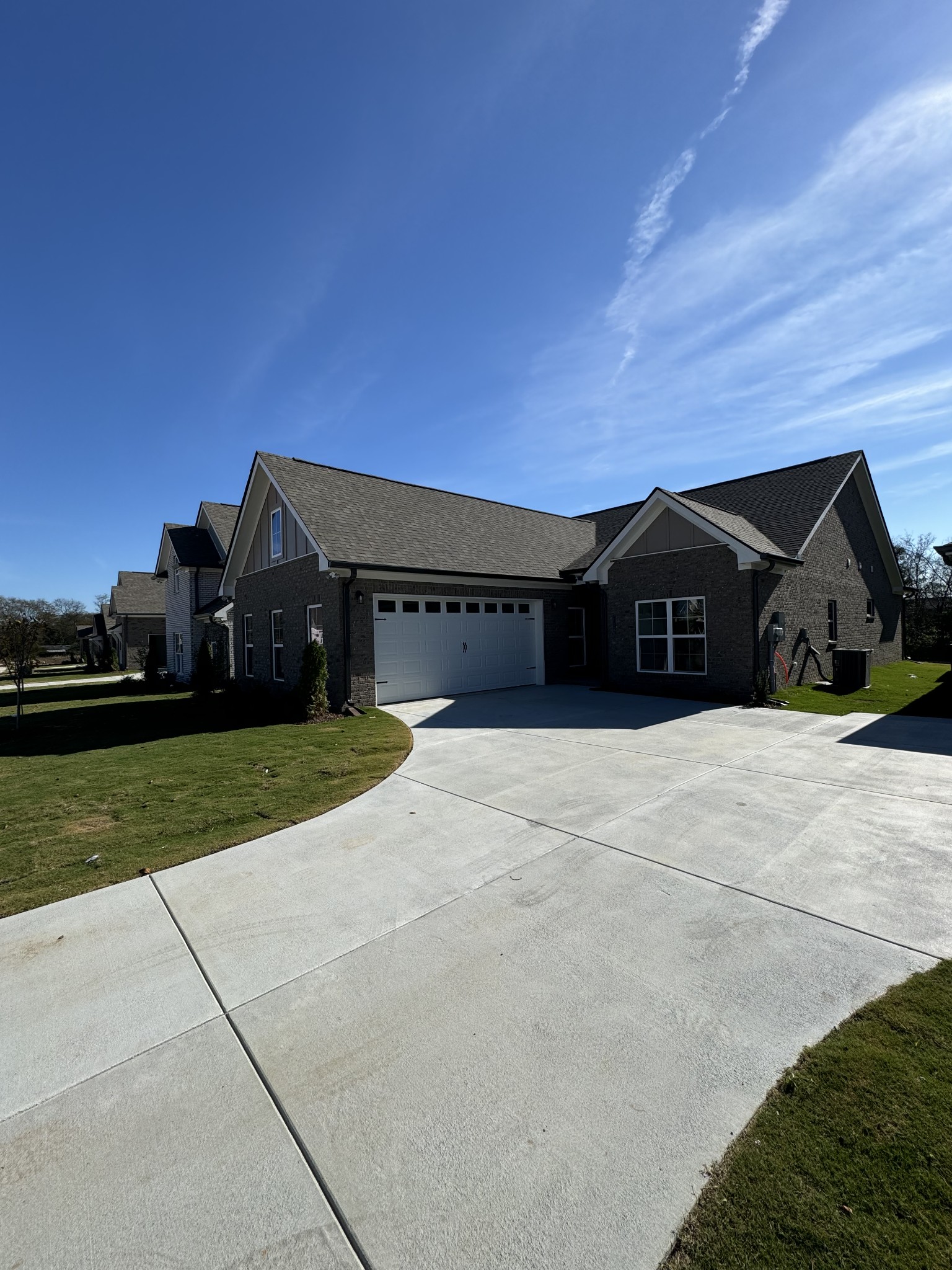 7128 Maddenwood Ln Property Photo 2