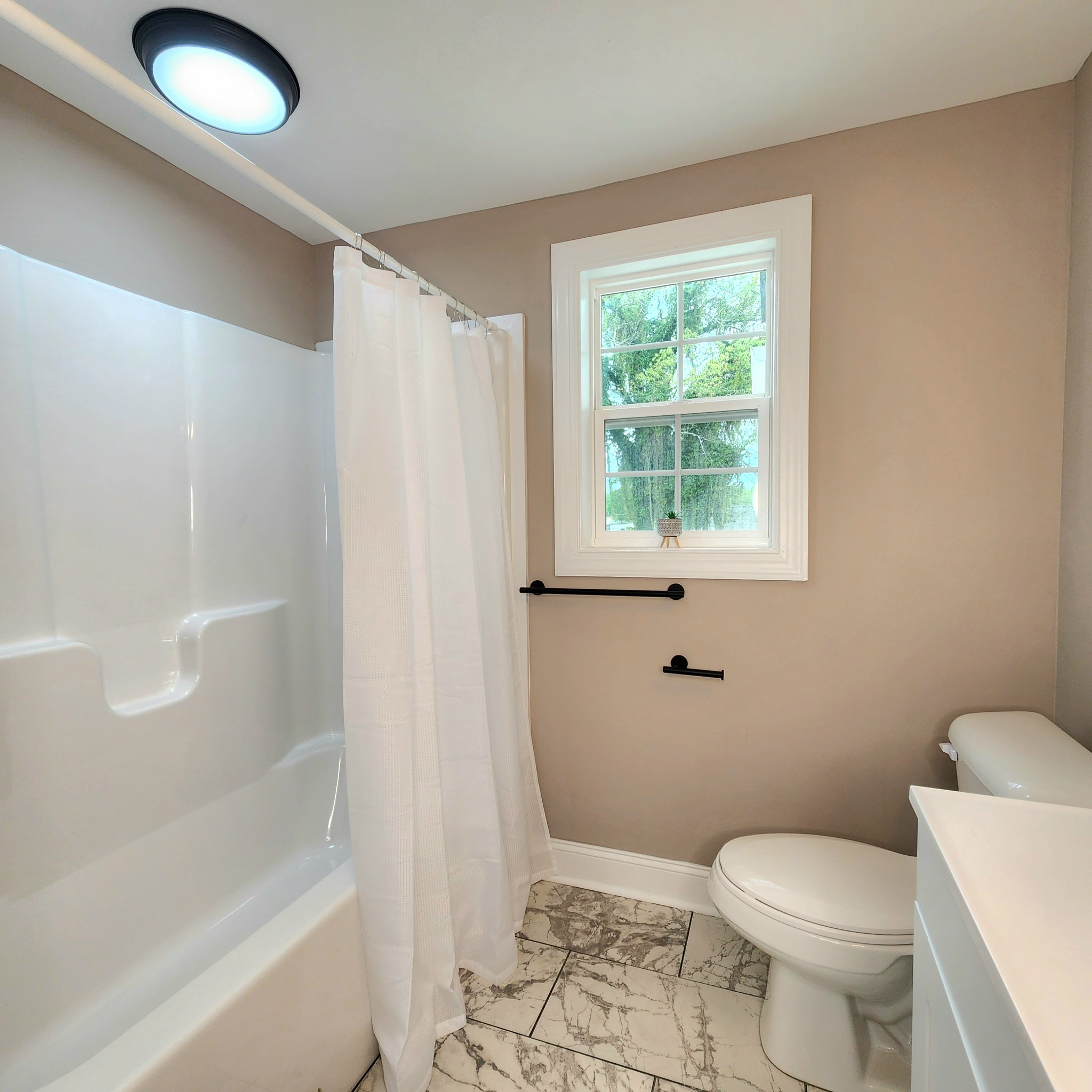 702 Sw Atlantic St Property Photo 11
