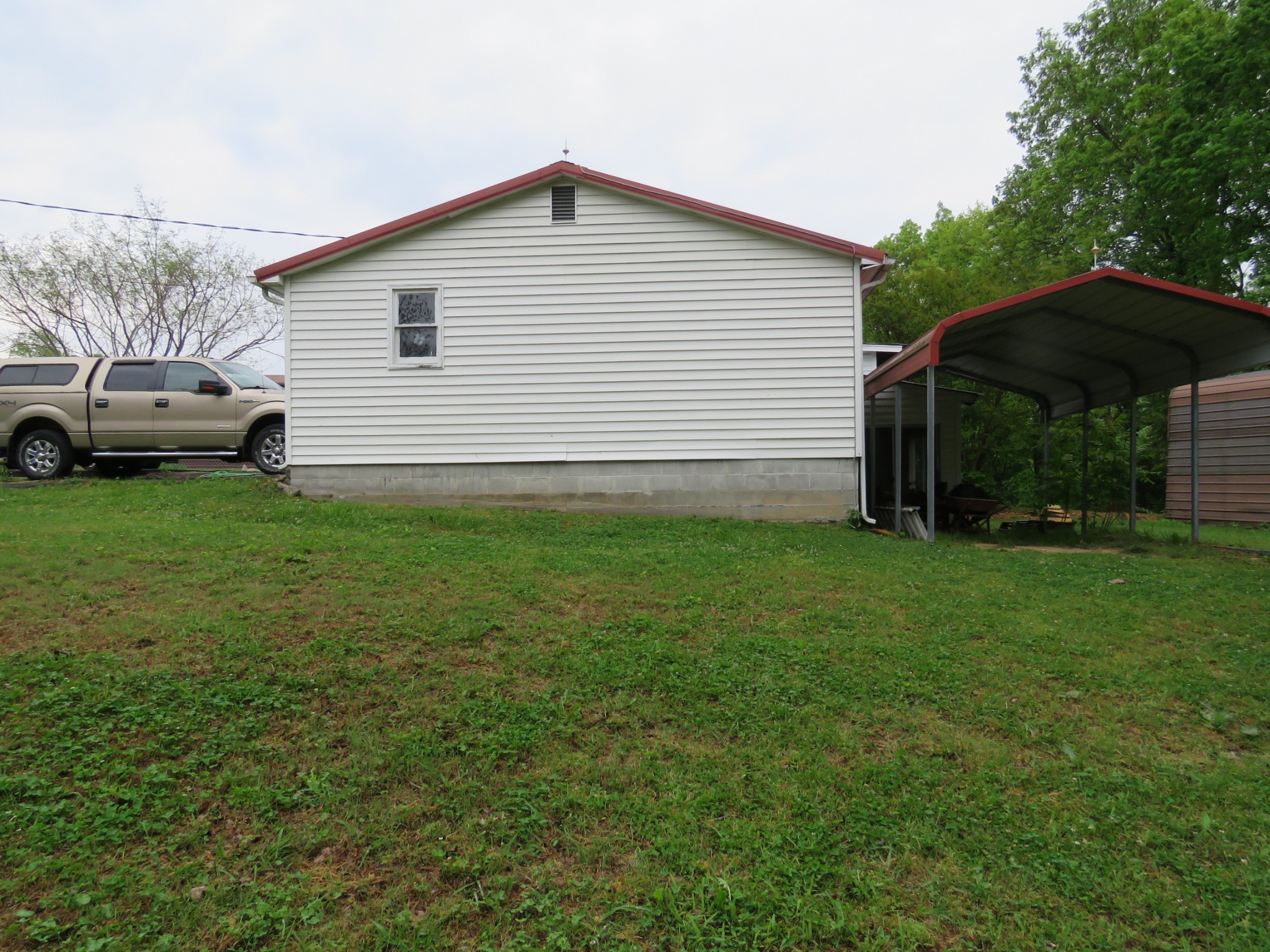 891 Vickers Ridge Rd Property Photo 8