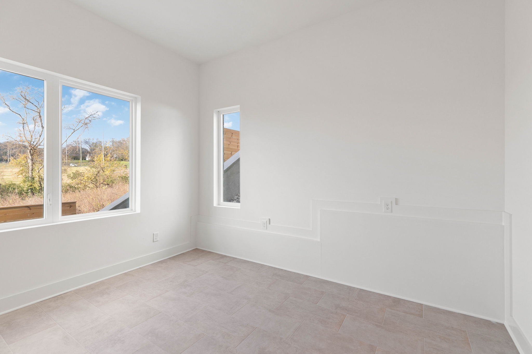 1016 W Trinity Ln Property Photo 17