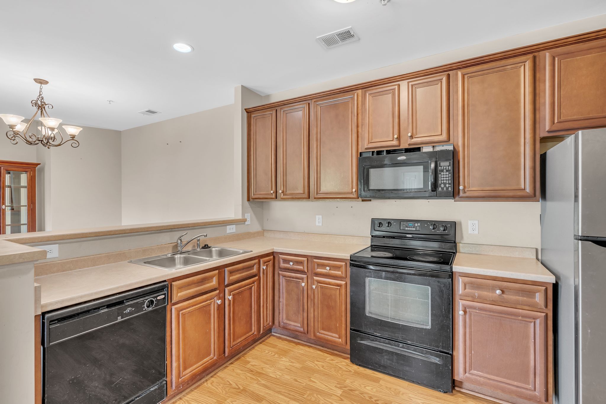 8501 Burnham Ln Property Photo 4