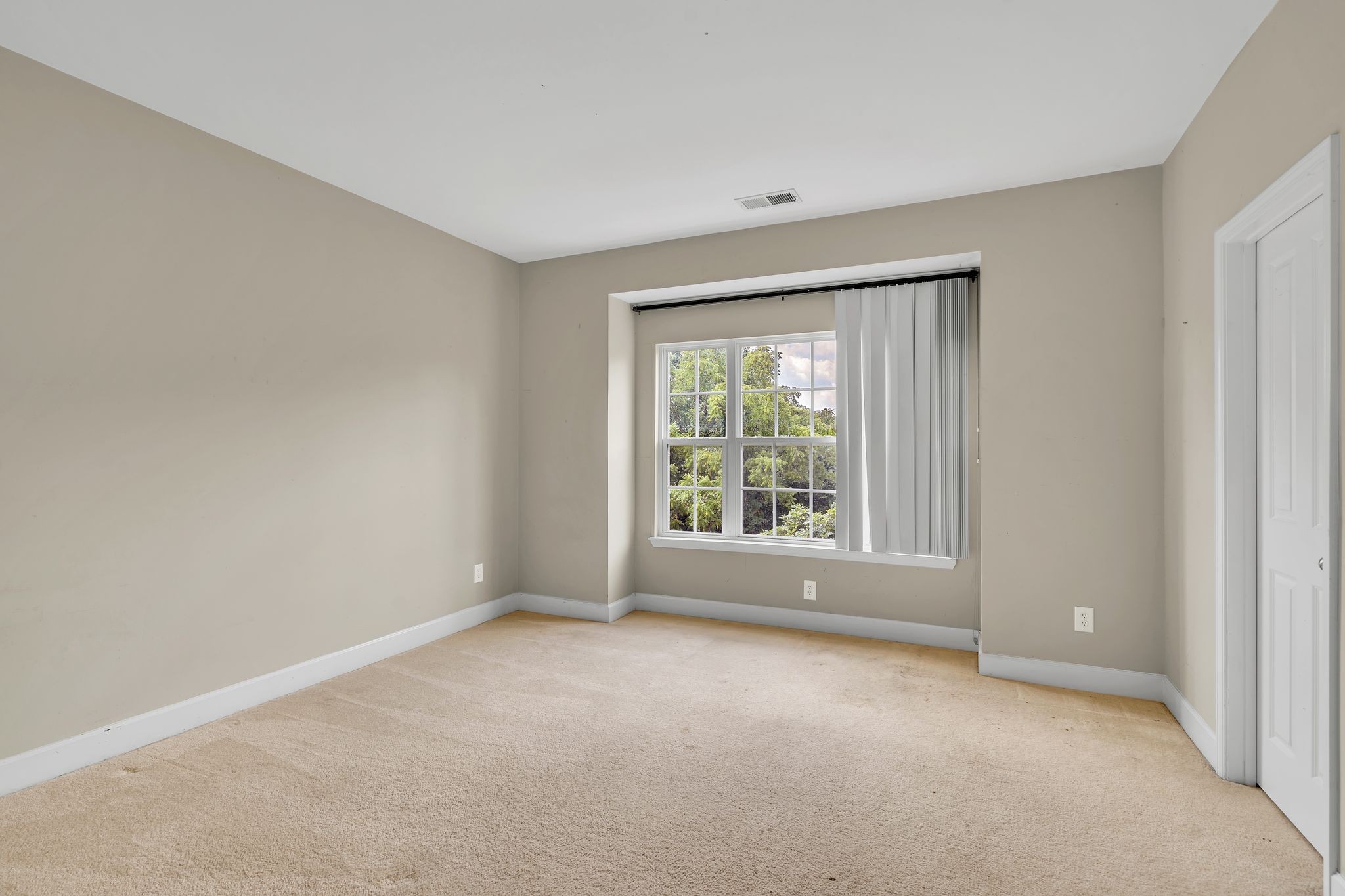 8501 Burnham Ln Property Photo 14