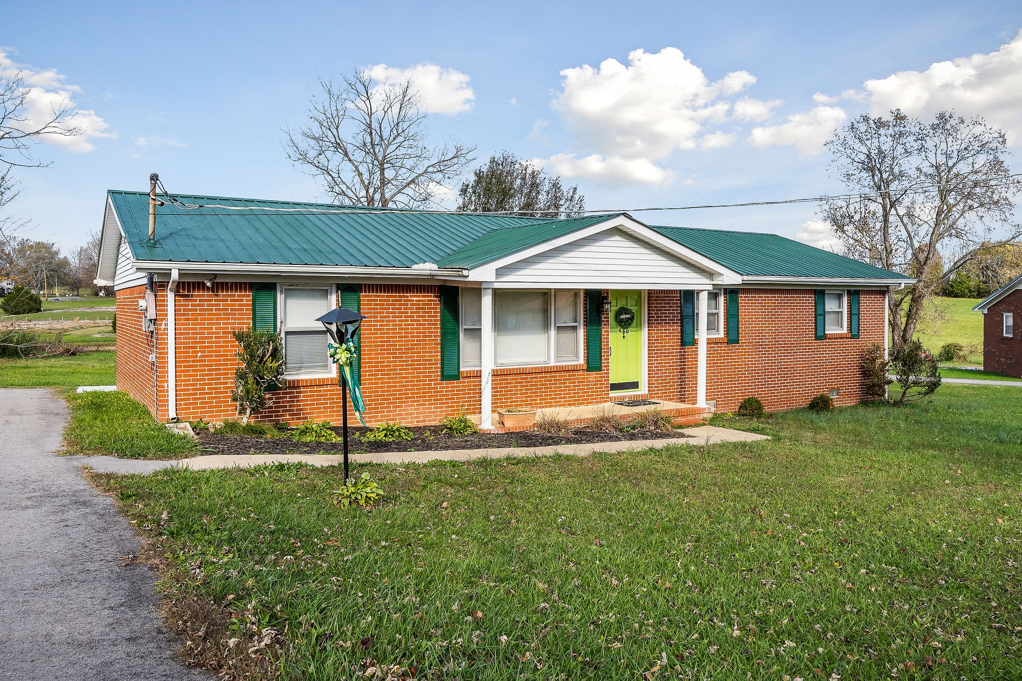 486 Circle Hill Dr Property Photo 1