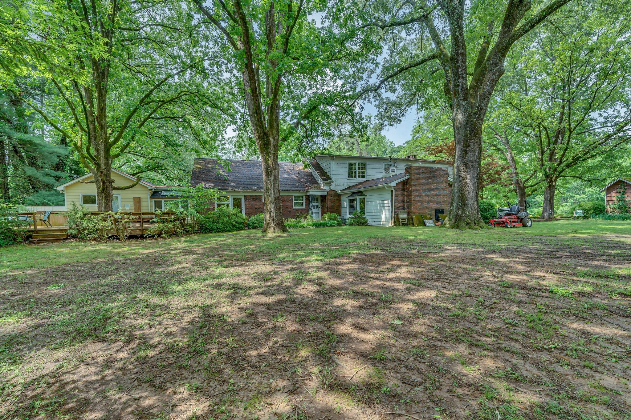 240 Dogwood Dr Property Photo 6