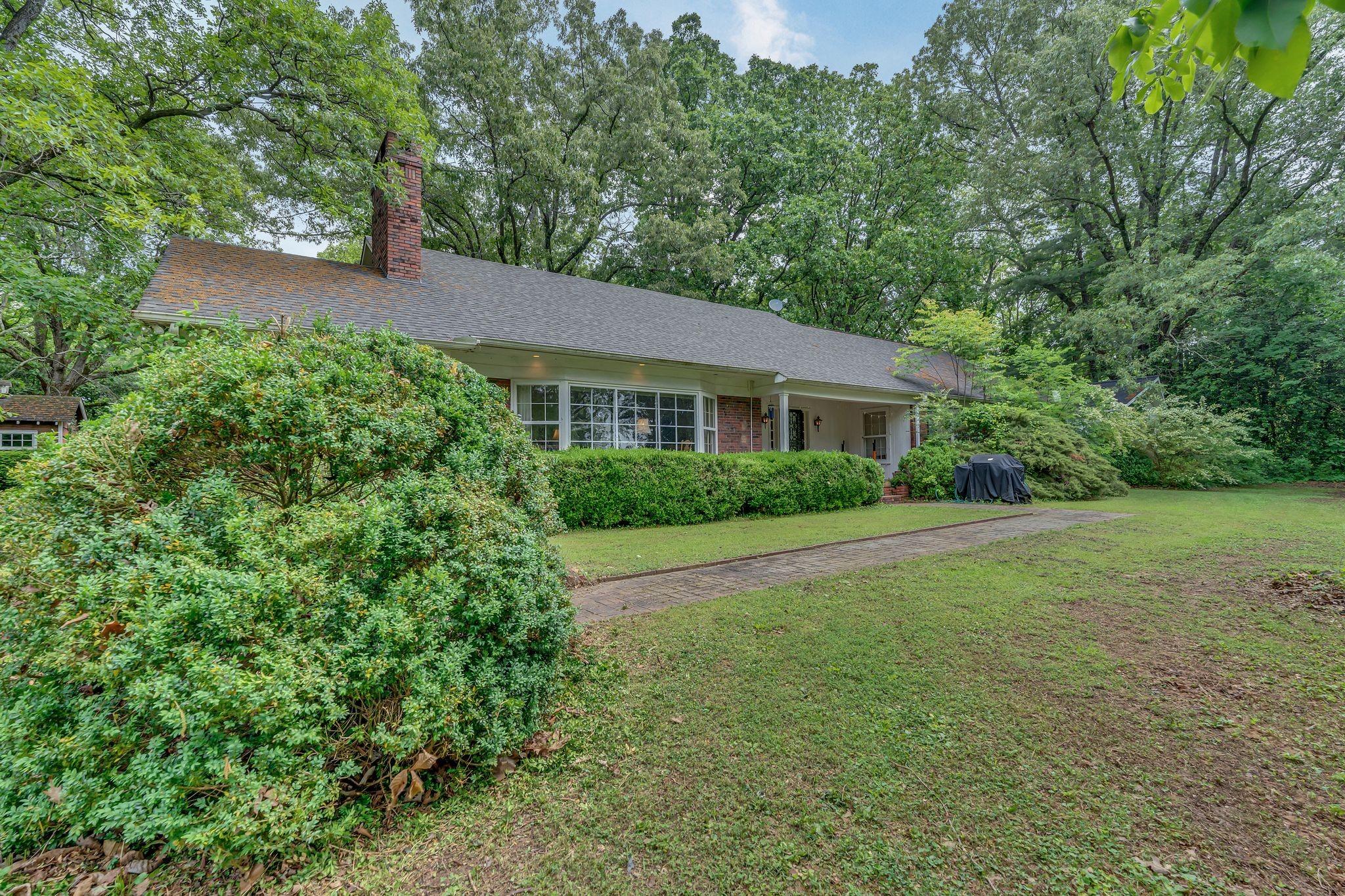 240 Dogwood Dr Property Photo 9