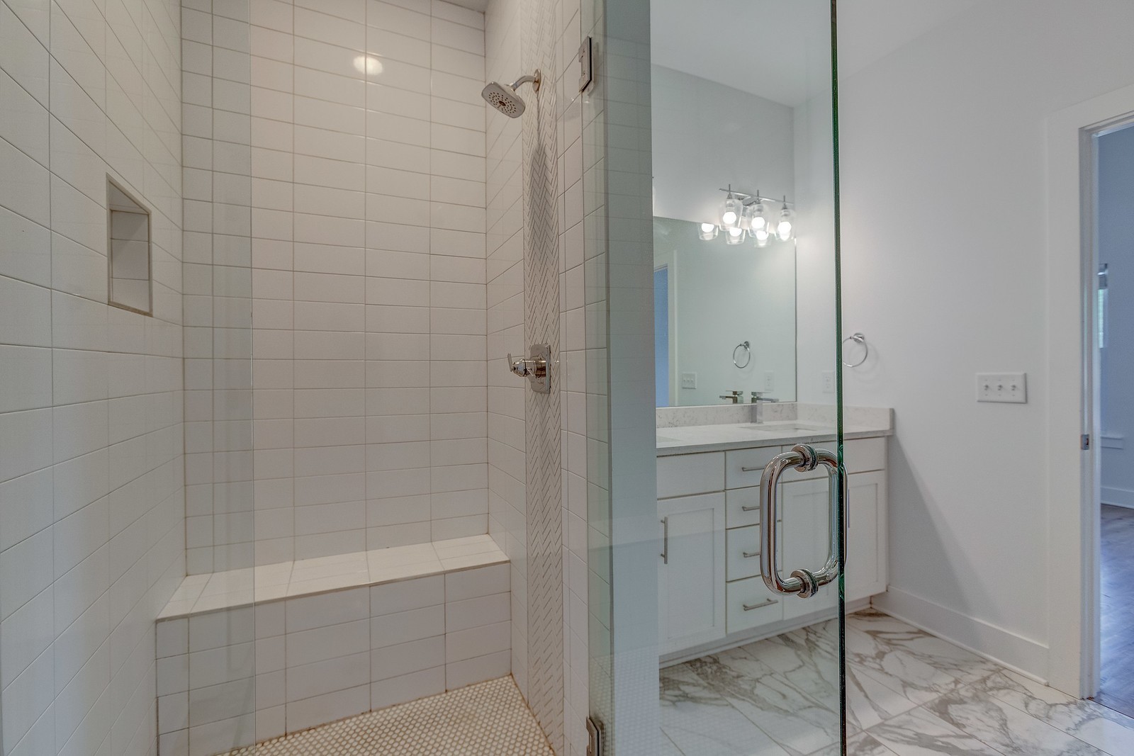 324 Queen Ave Property Photo 12
