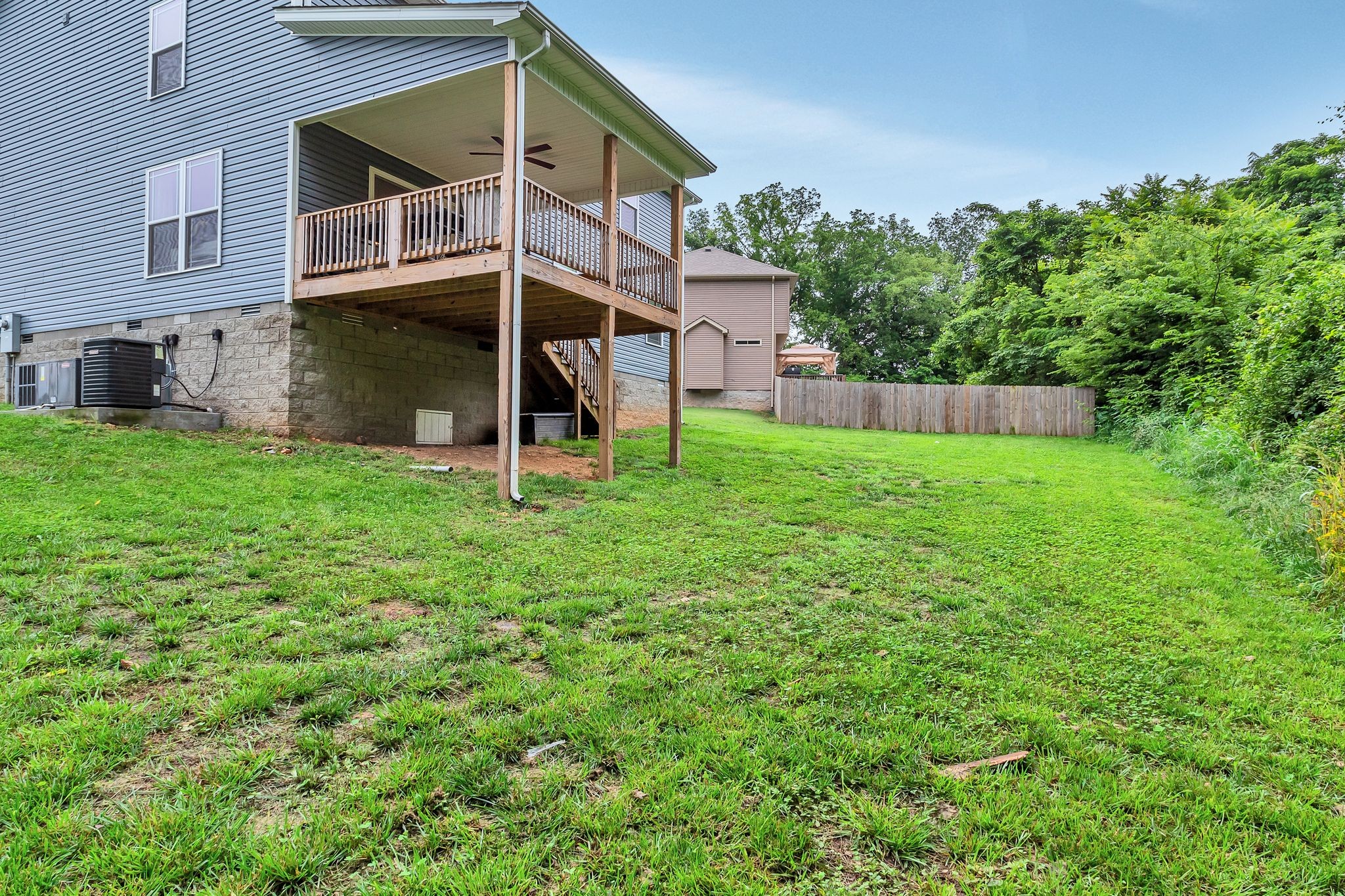 1062 Spicer Dr Property Photo 28