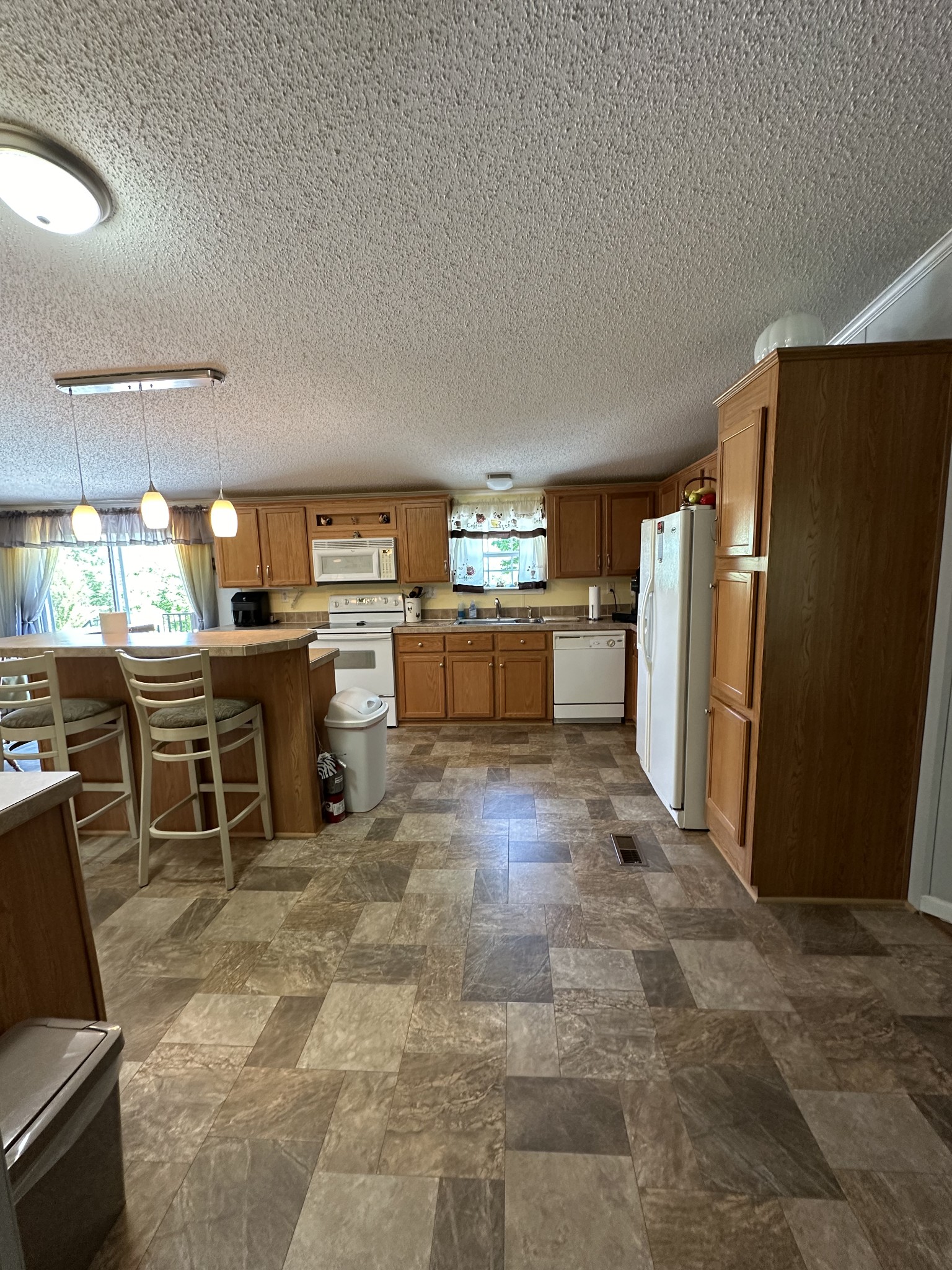 371 Lumina Ln Property Photo 3