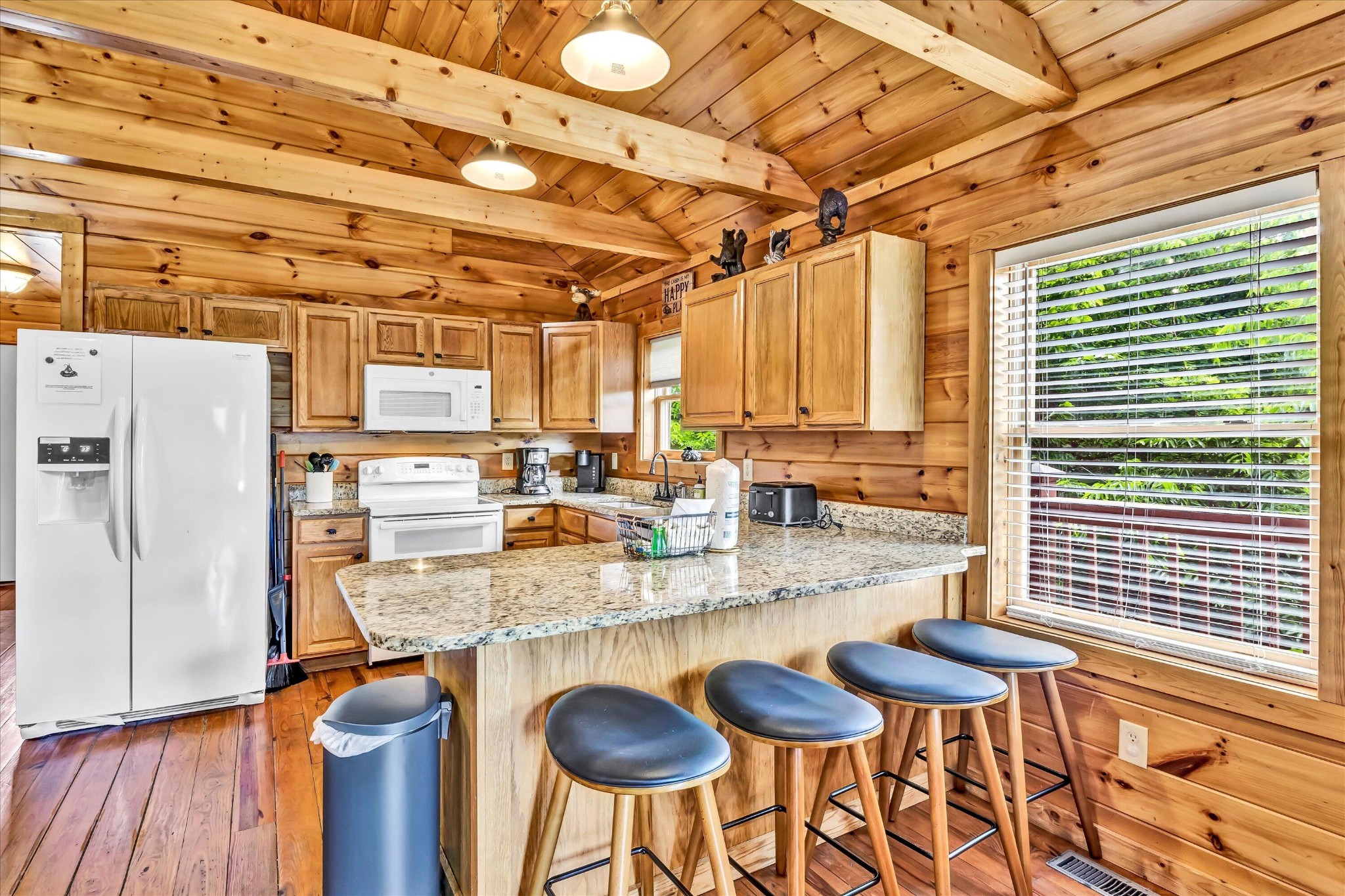 2054 Oakmont Drive Property Photo 10