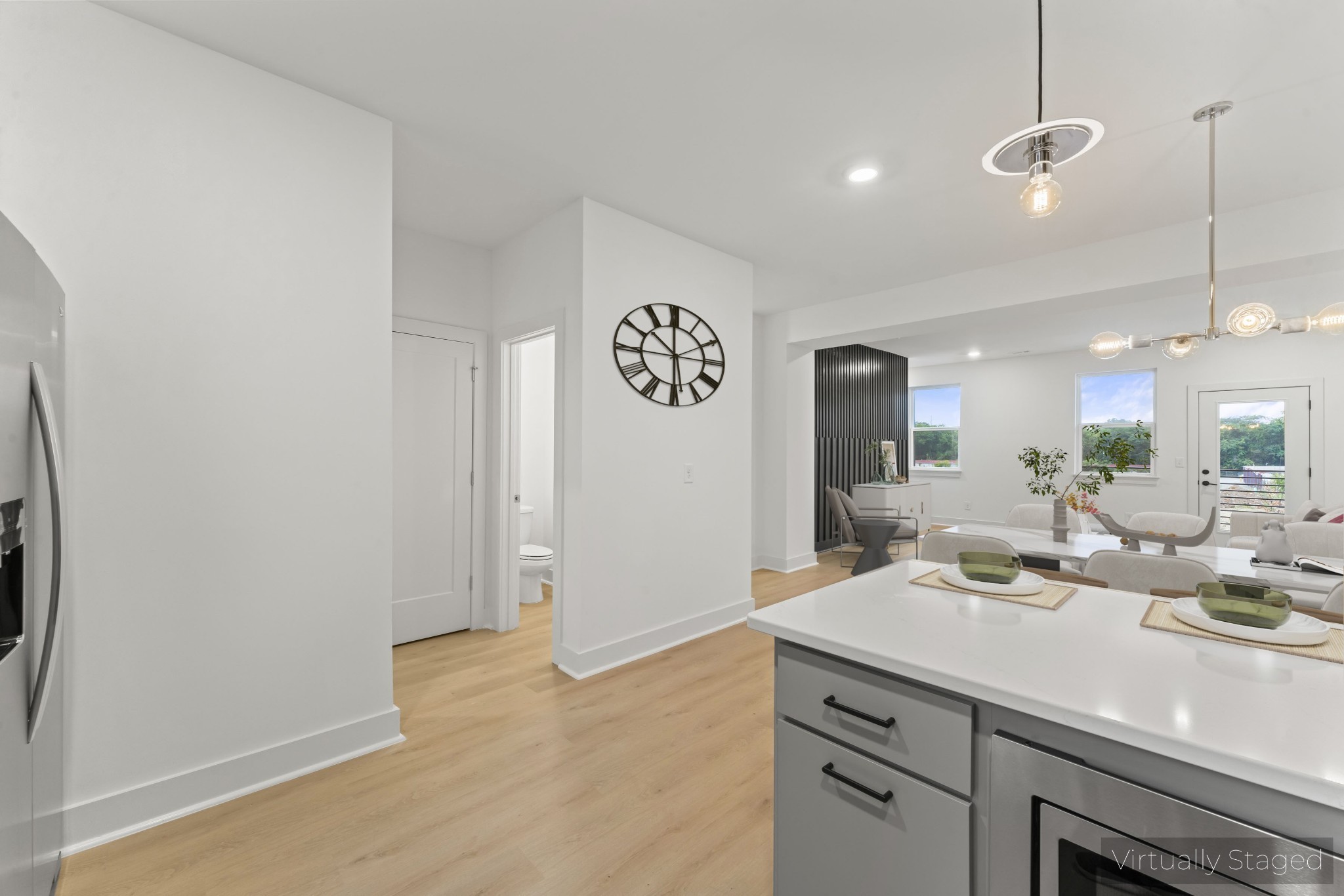 550 Markham Property Photo 2